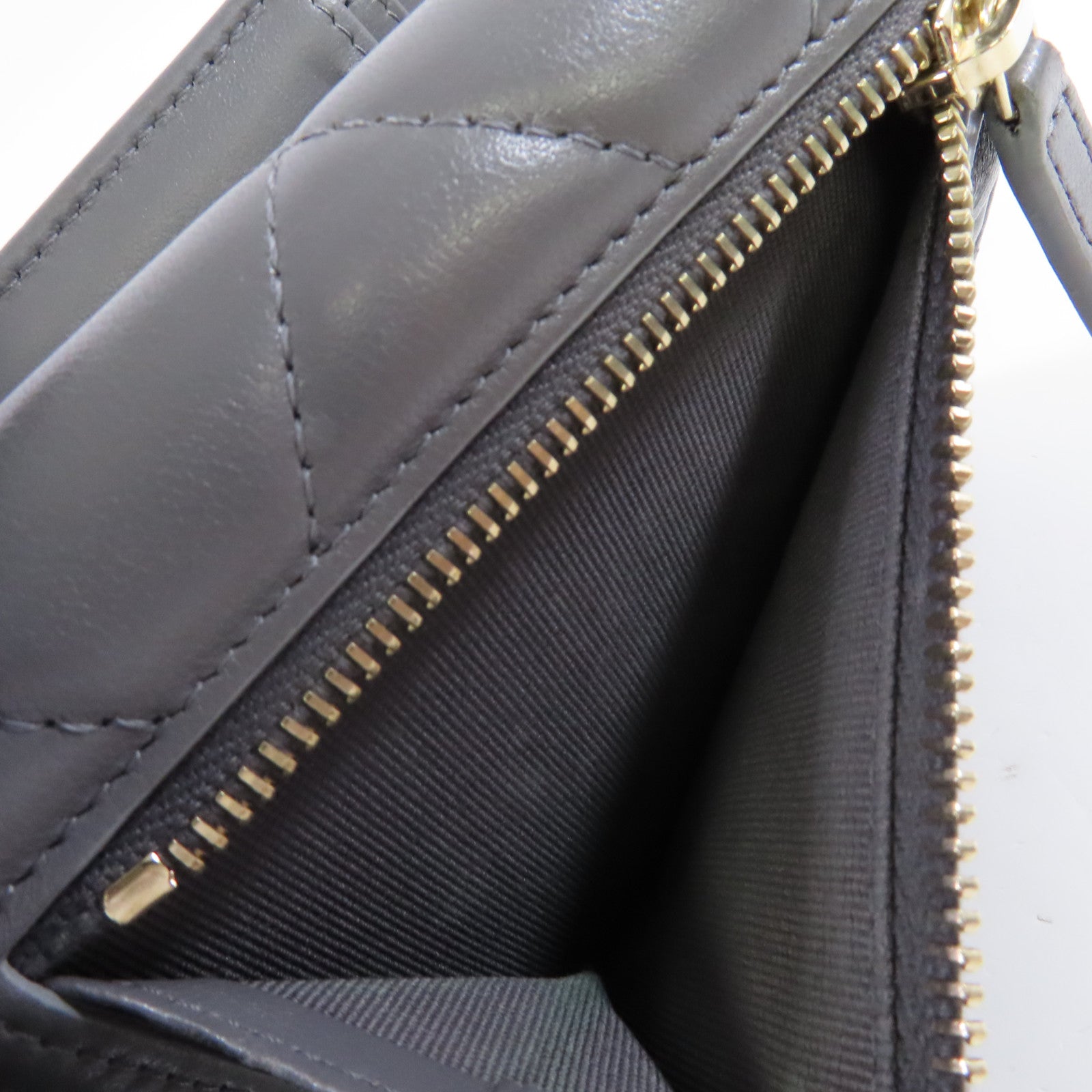 CHANEL 菱格羊皮皮革Chanel 19 Trifold Wallet金扣短錢包灰色