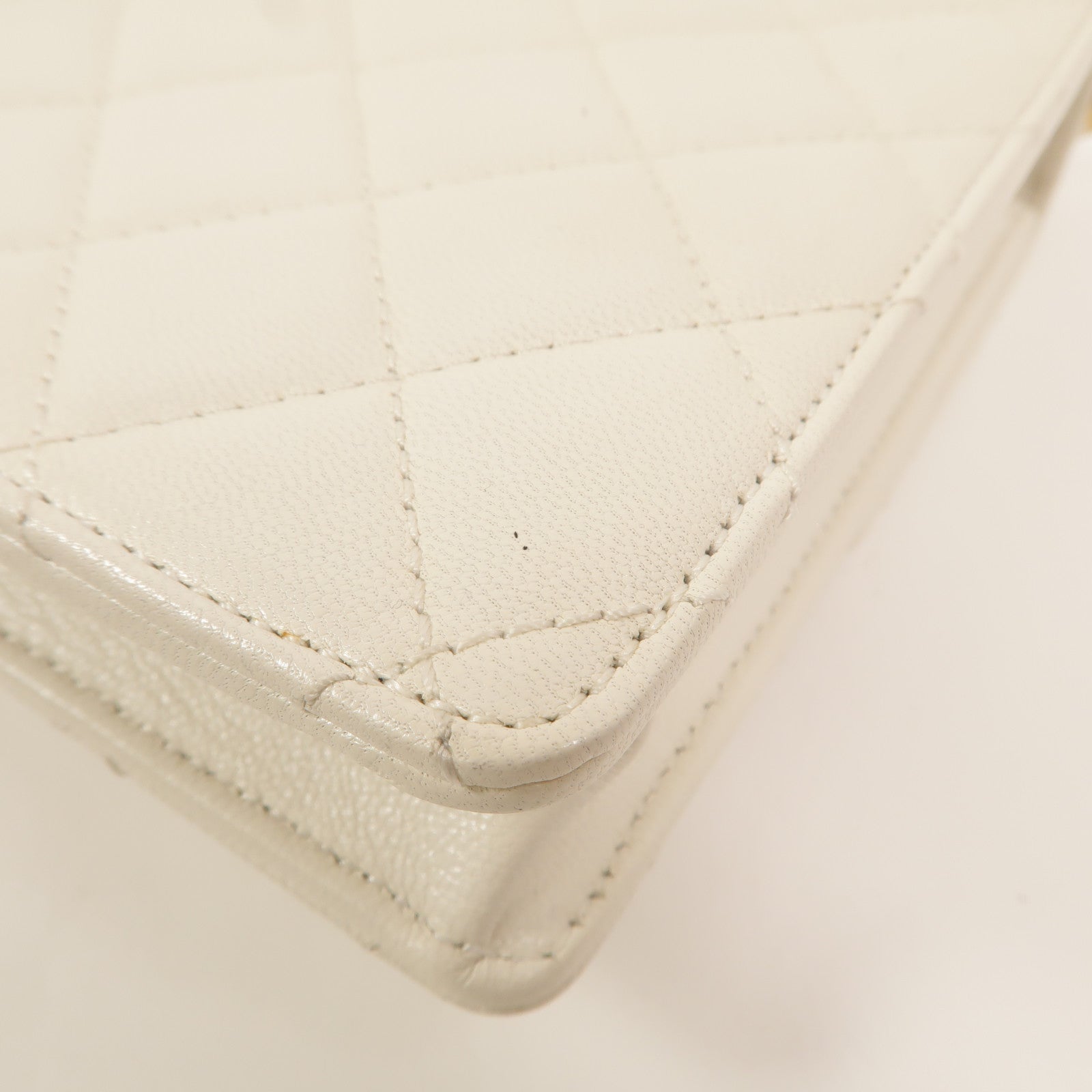 CHANEL 牛皮皮革Chic Pearl Flap Bag鏈帶肩背袋