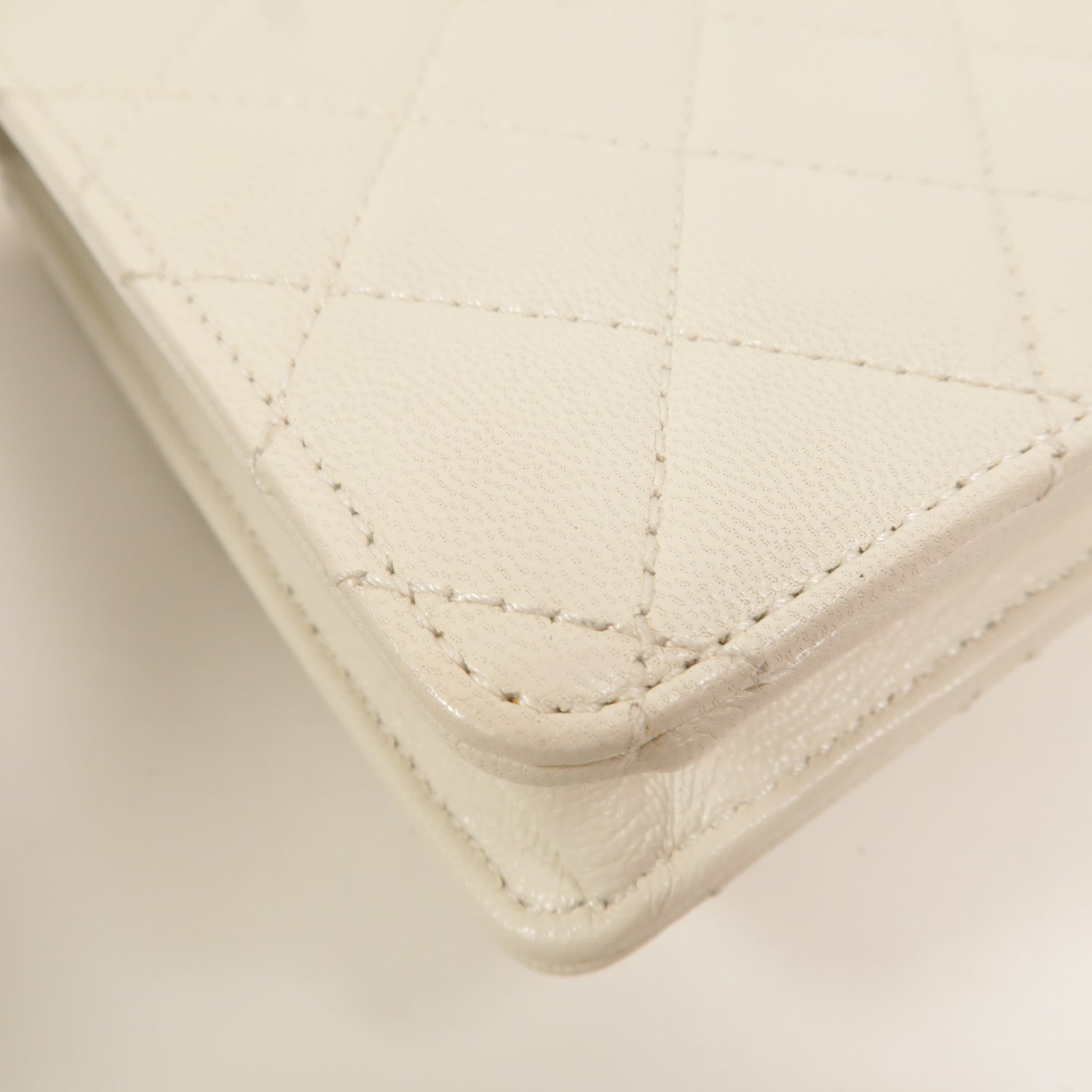 CHANEL 牛皮皮革Chic Pearl Flap Bag鏈帶肩背袋