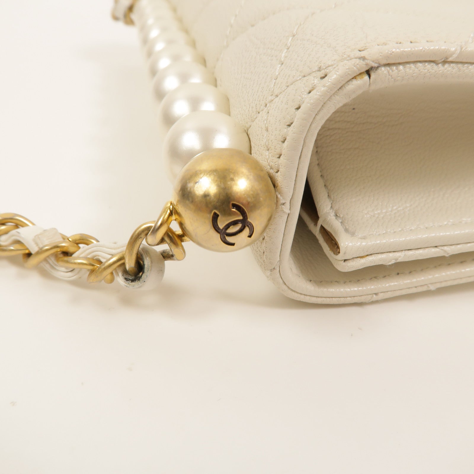 CHANEL 牛皮皮革Chic Pearl Flap Bag鏈帶肩背袋