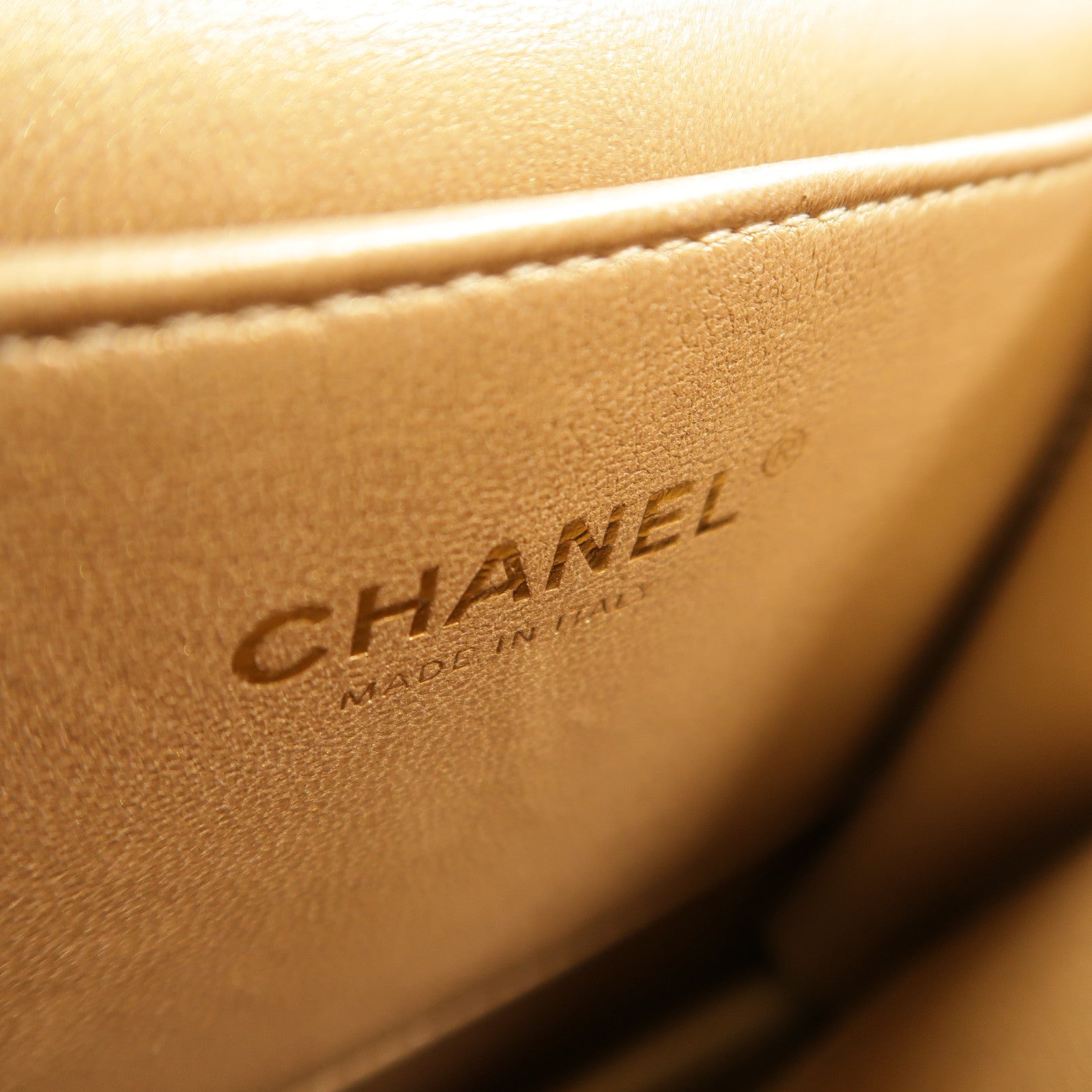CHANEL 牛皮皮革Chic Pearl Flap Bag鏈帶肩背袋