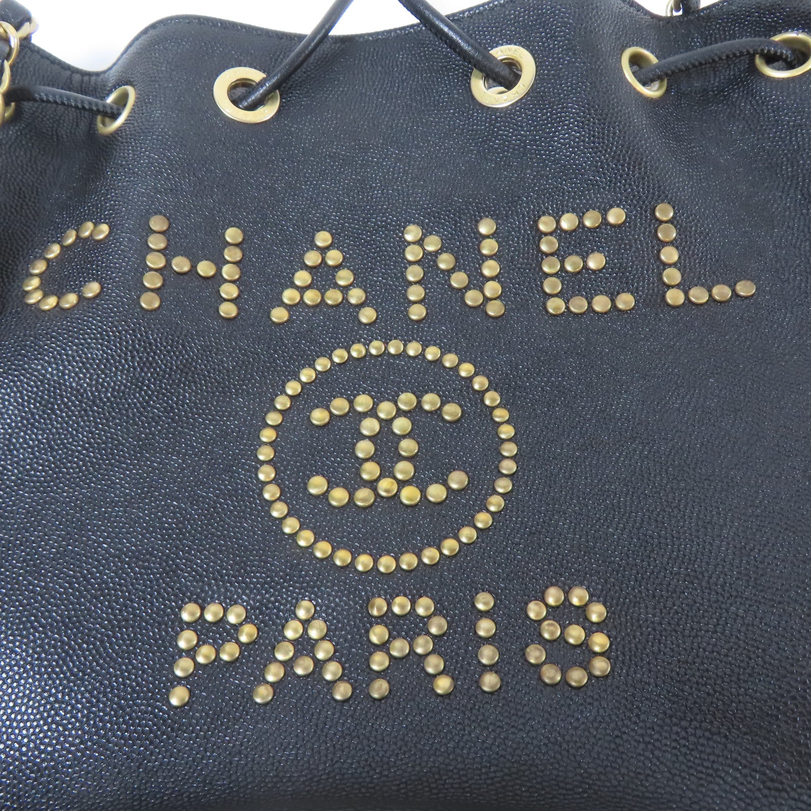 CHANEL Caviar皮革Deauville Drawstring Bucket金扣鏈帶肩背袋黑色