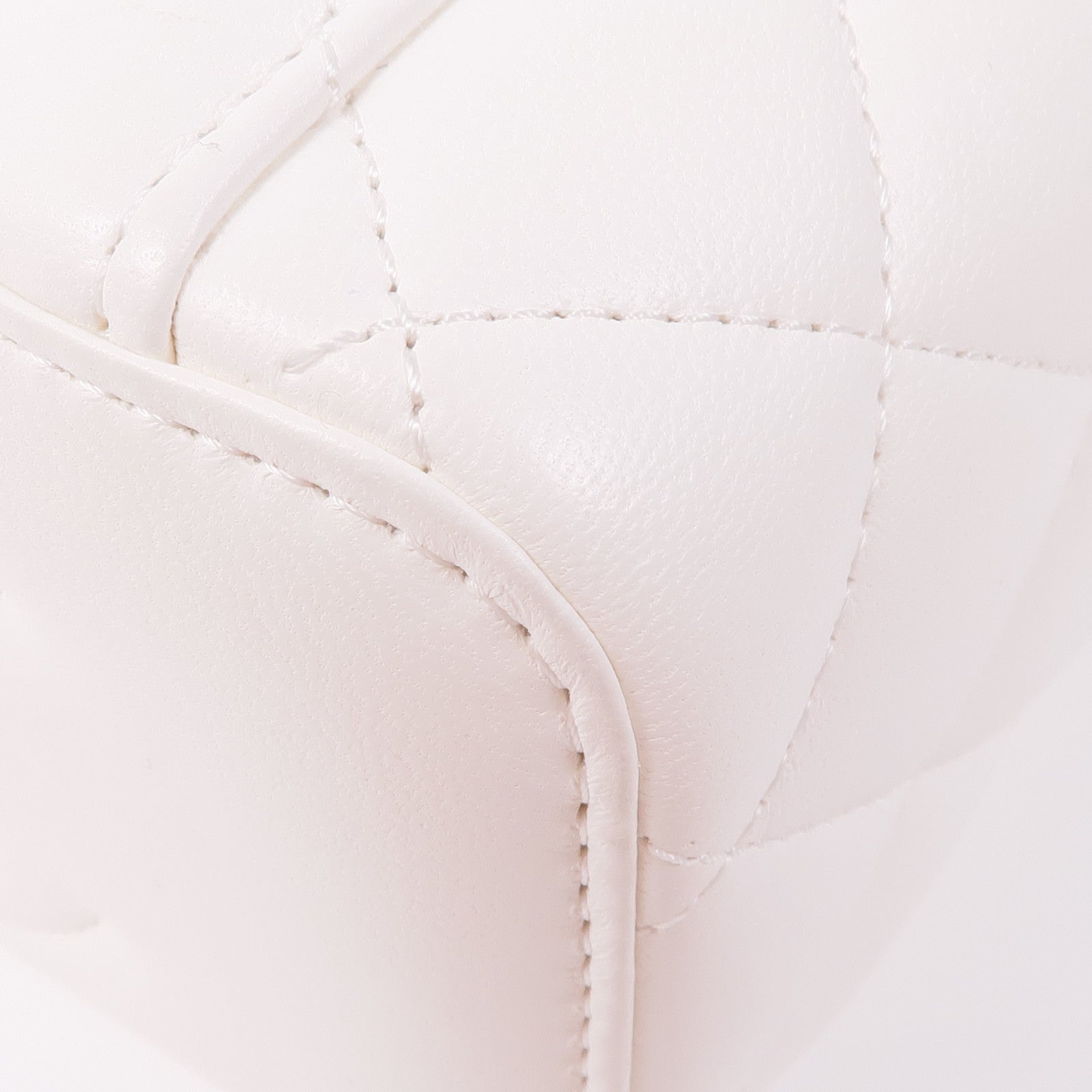 CHANEL 羊皮皮革Vanity Case金扣肩背袋