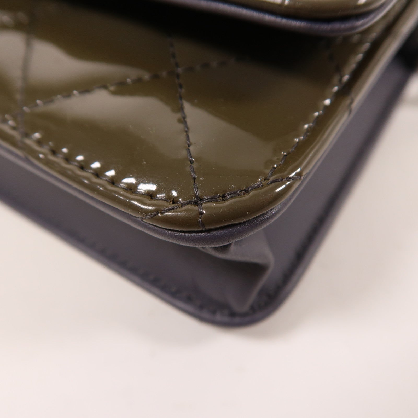 CHANEL 漆皮皮革WOC Wallet On Chain銀扣鏈帶肩背袋