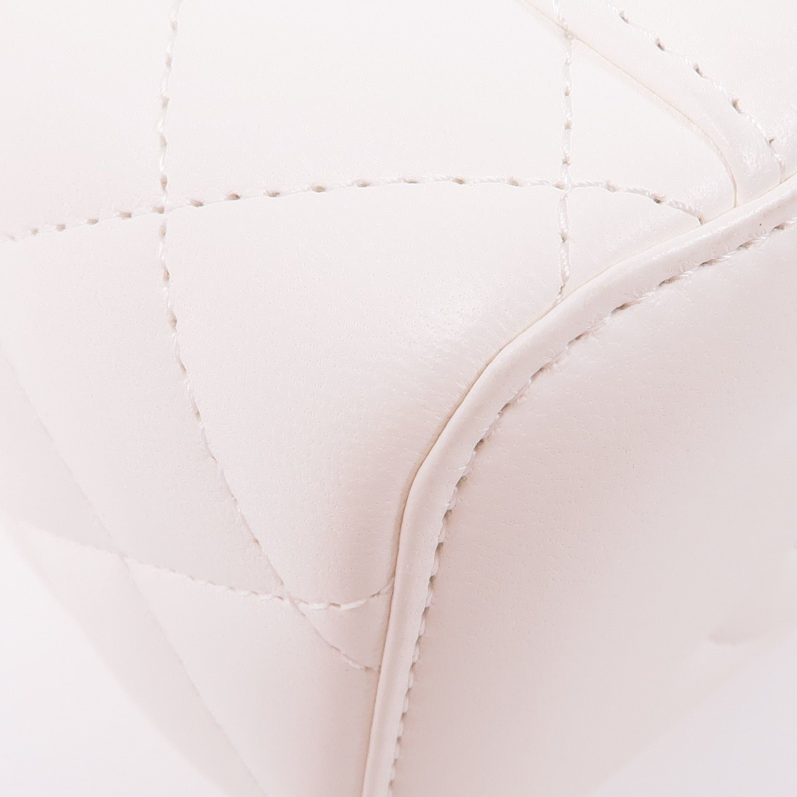 CHANEL 羊皮皮革Vanity Case金扣肩背袋