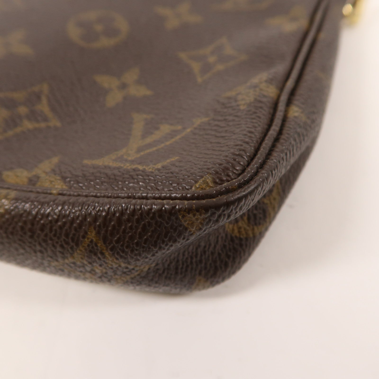 LOUIS VUITTON Monogram Pochette Accessoires金扣手拿包棕色