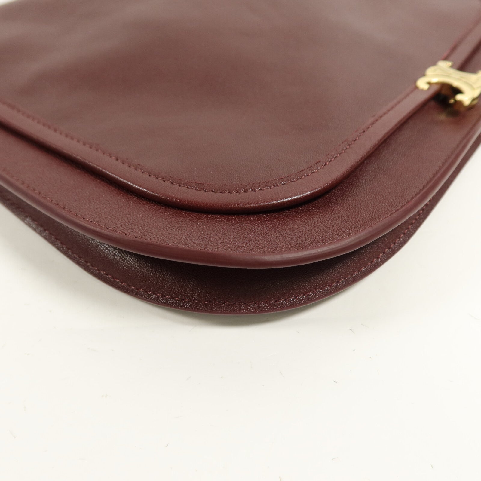 CELINE 羊皮皮革Soft Triomphe Besace肩背袋