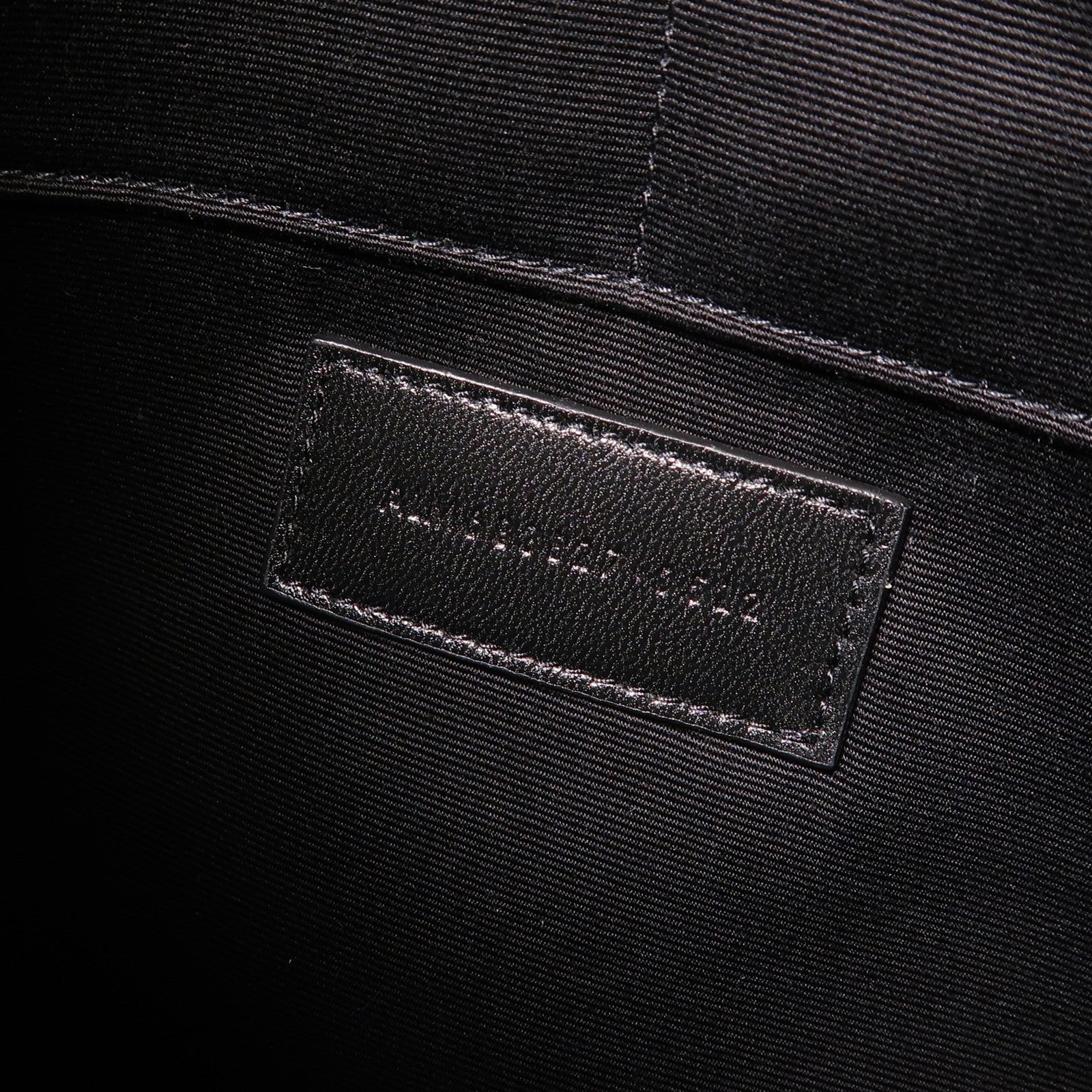 SAINT LAURENT 【激減優惠】牛皮皮革Clutch金扣手拿包