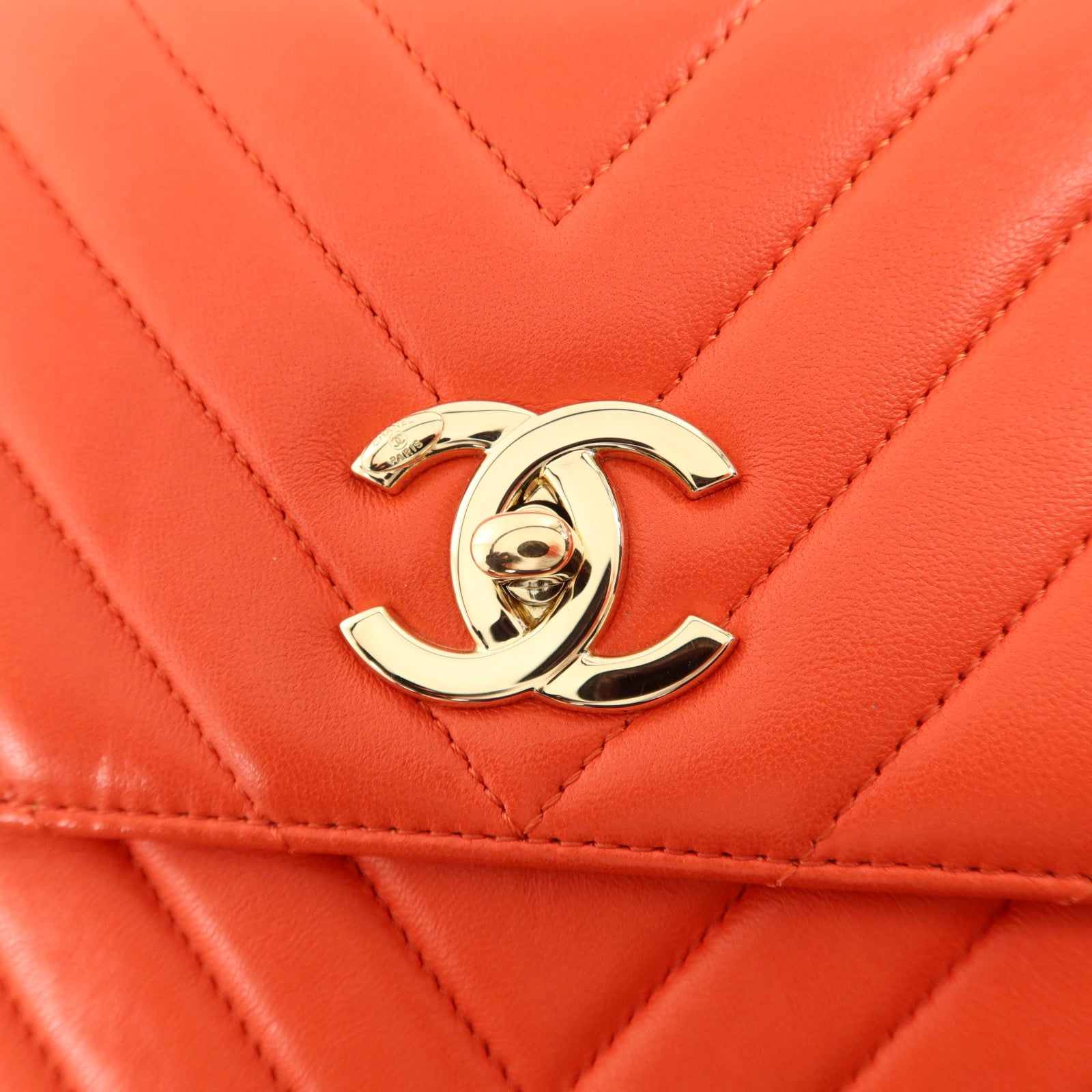 CHANEL 羊皮皮革Trendy CC Chevron Wallet On Chain金扣鏈帶肩背袋