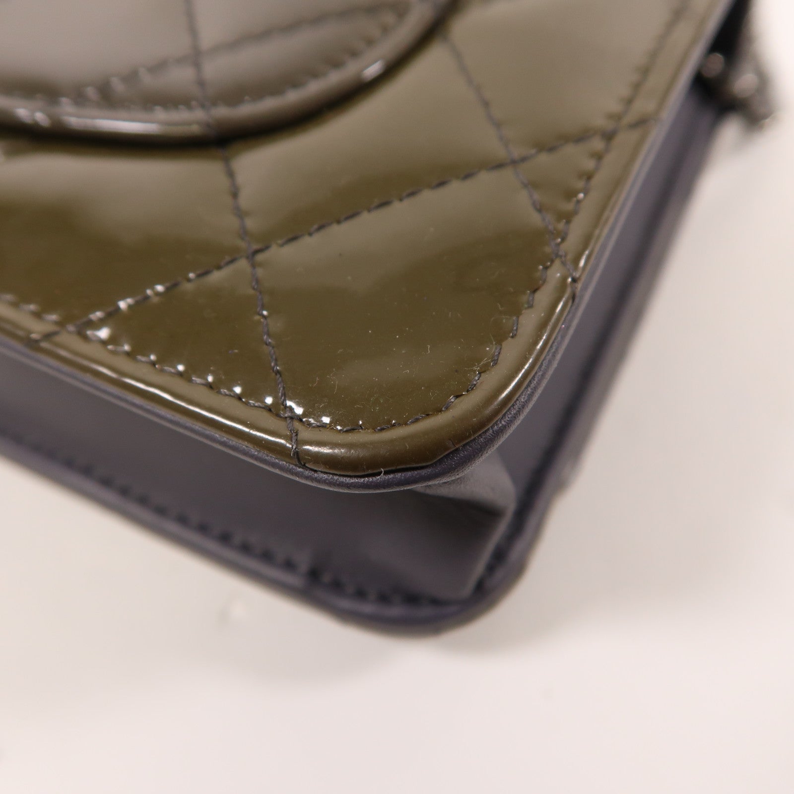 CHANEL 漆皮皮革WOC Wallet On Chain銀扣鏈帶肩背袋