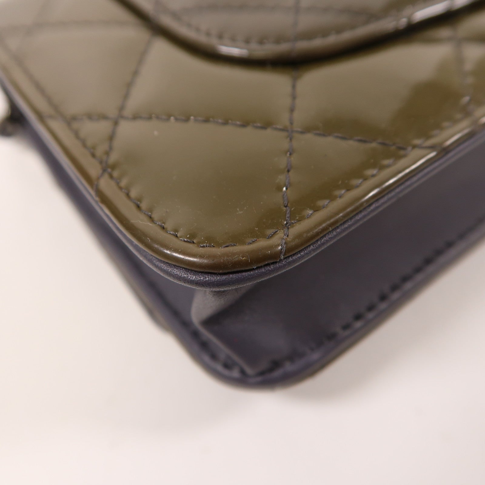 CHANEL 漆皮皮革WOC Wallet On Chain銀扣鏈帶肩背袋