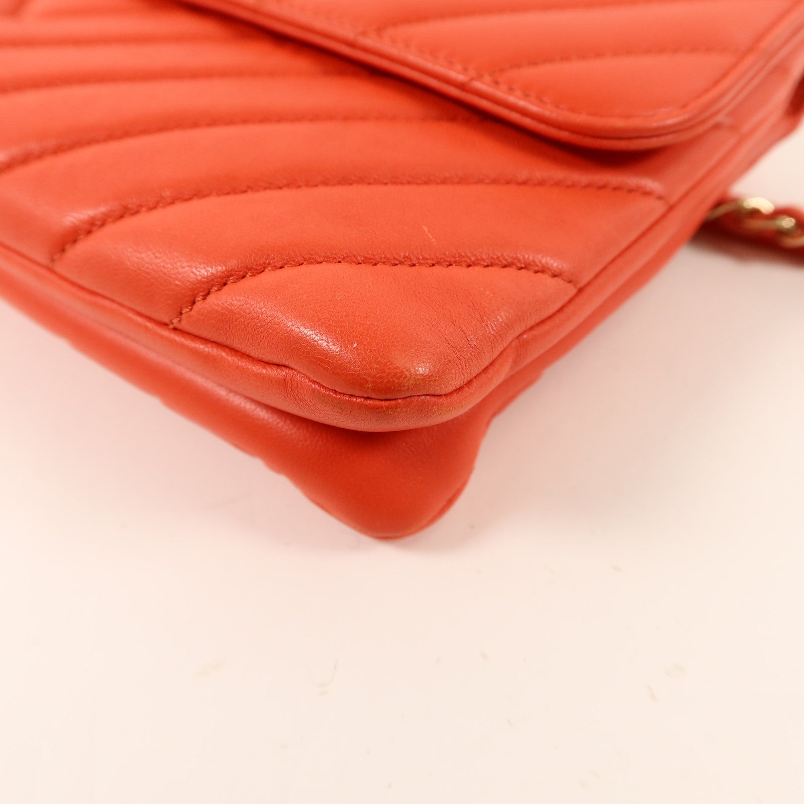 CHANEL 羊皮皮革Trendy CC Chevron Wallet On Chain金扣鏈帶肩背袋