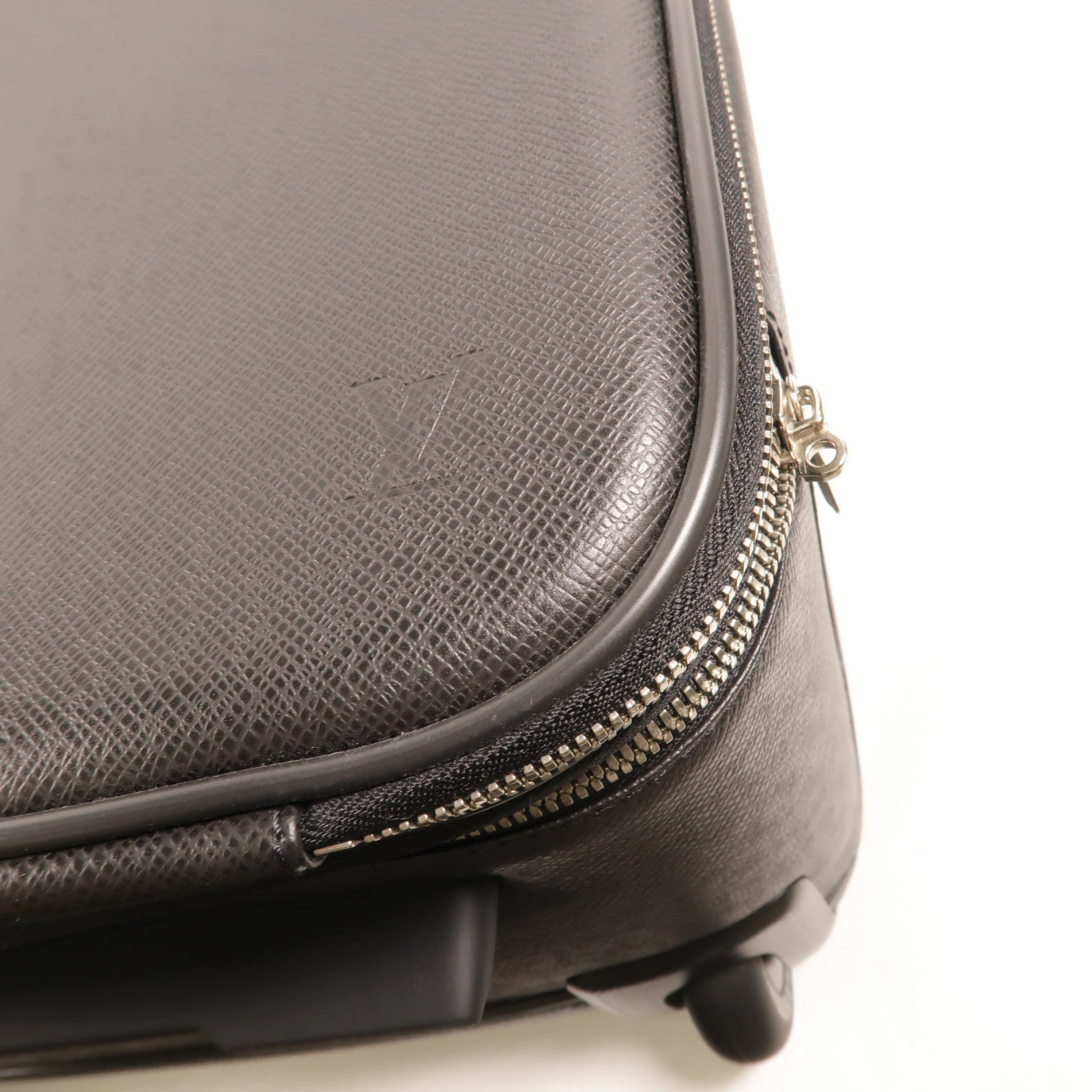 LOUIS VUITTON Taiga Pegase Legere 55行李箱