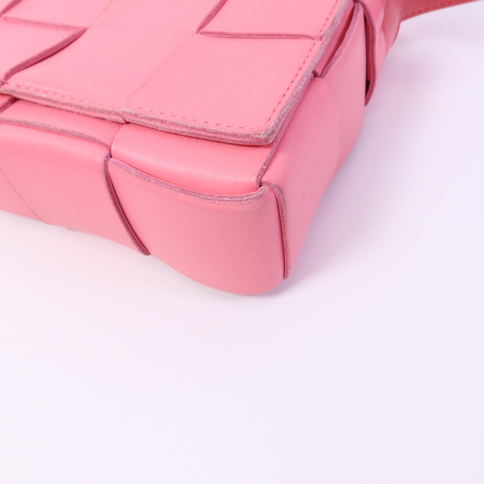 BOTTEGA VENETA 牛皮皮革Cassette肩背袋