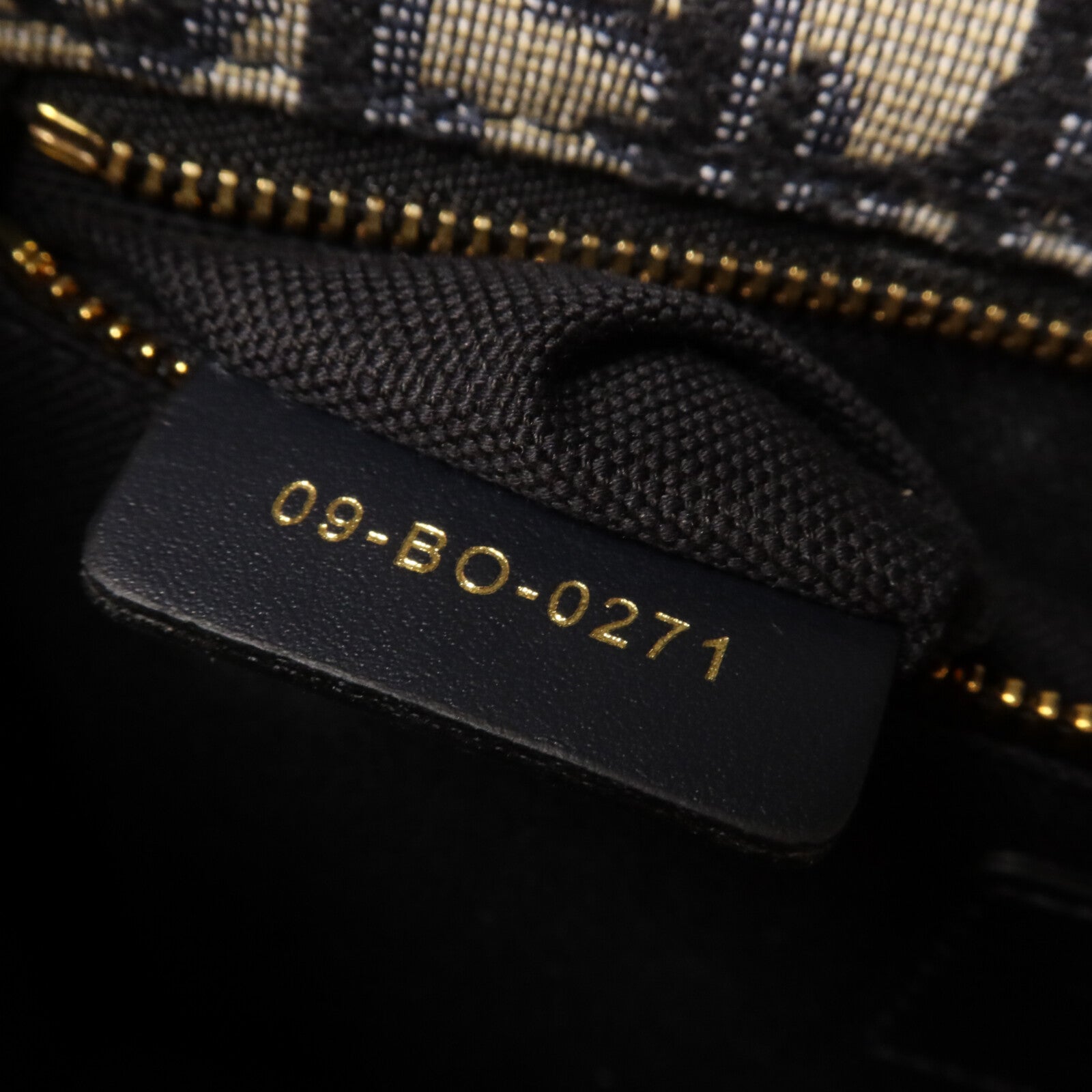 Dior 帆布30 Montaigne Medium肩背袋