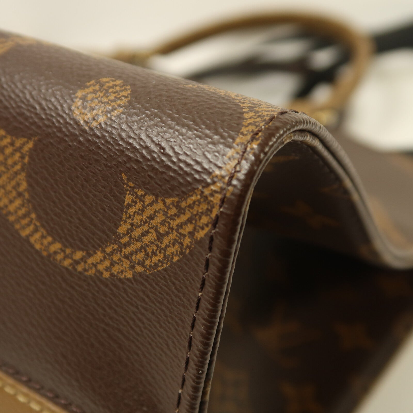 LOUIS VUITTON Monogram Giant Reverse On The Go MM金扣手挽肩背兩用袋