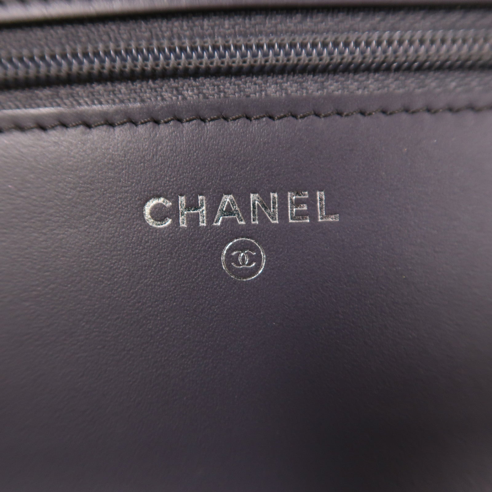 CHANEL 漆皮皮革WOC Wallet On Chain銀扣鏈帶肩背袋