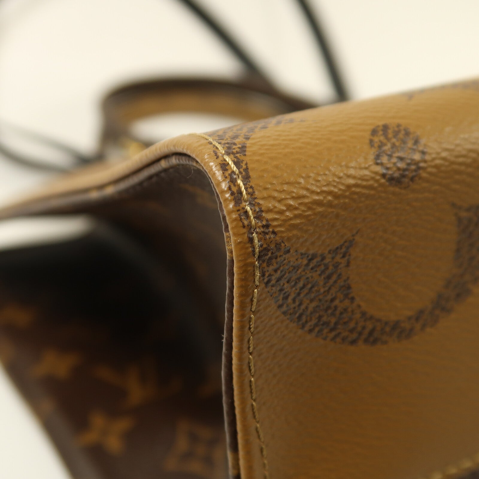 LOUIS VUITTON Monogram Giant Reverse On The Go MM金扣手挽肩背兩用袋