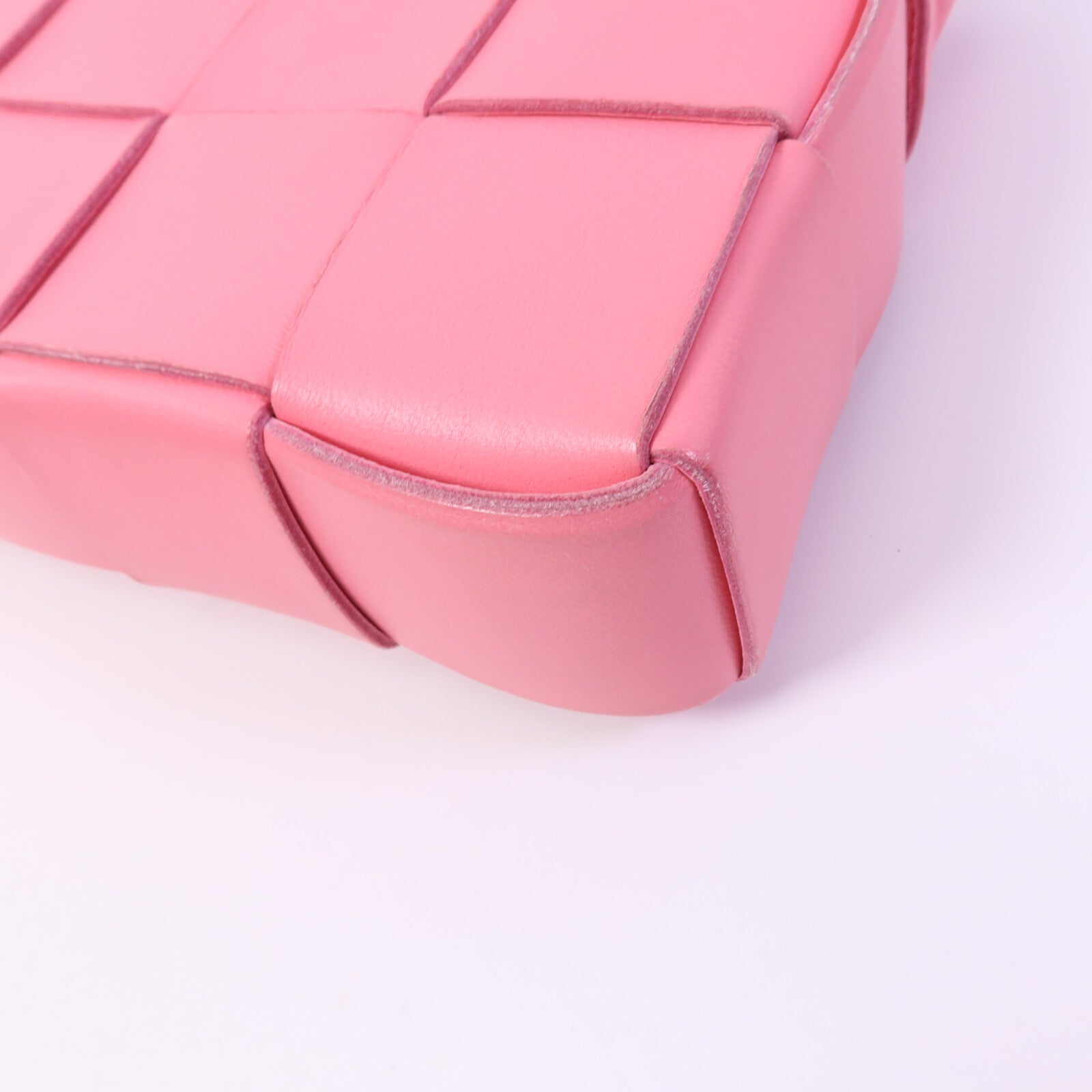 BOTTEGA VENETA 牛皮皮革Cassette肩背袋