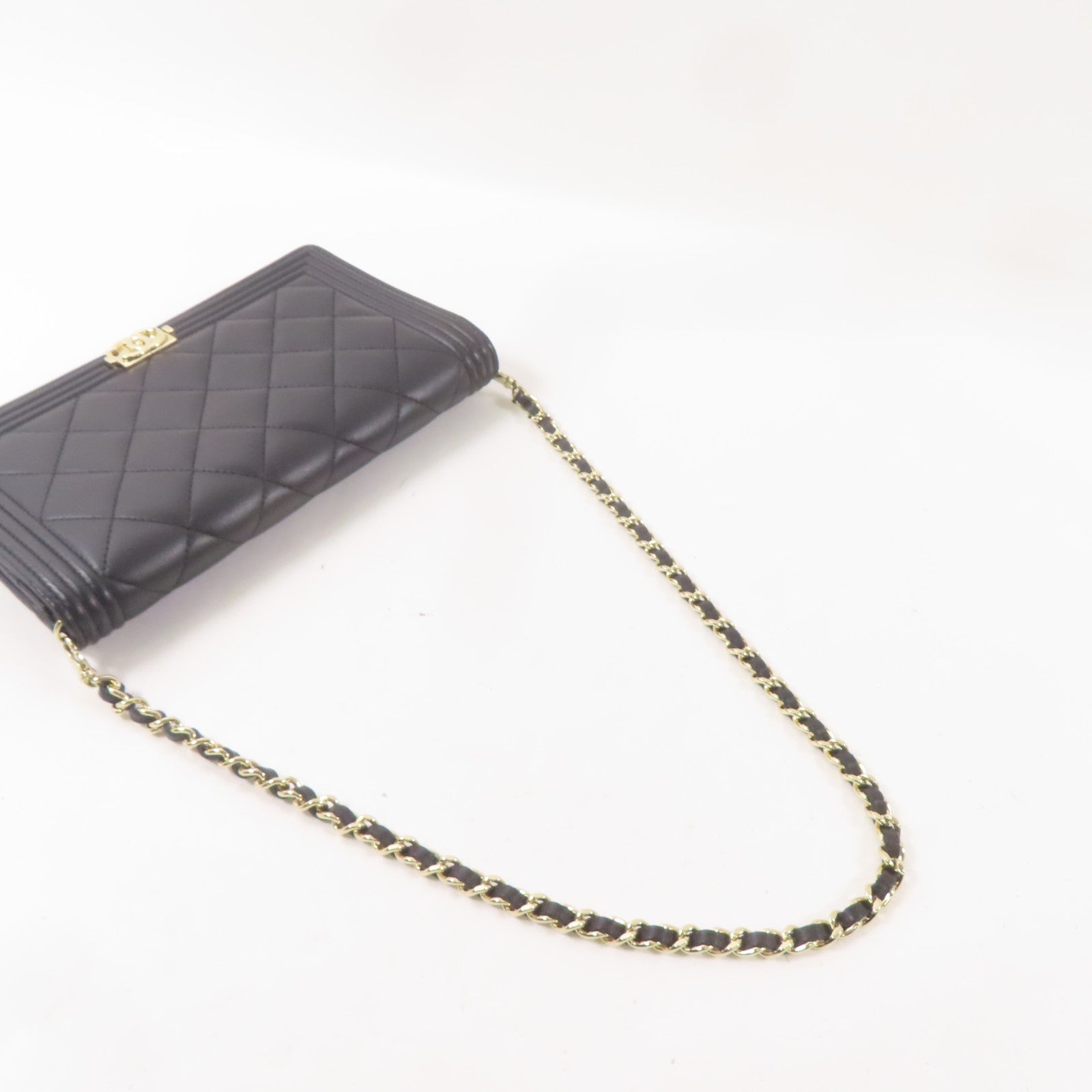 CHANEL 羊皮皮革Boy Wallet On Chain金扣鏈帶肩背袋黑色