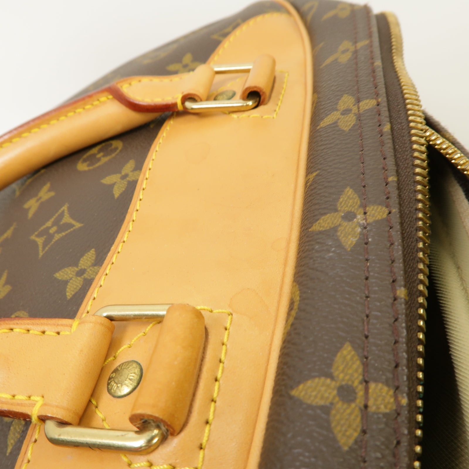 LOUIS VUITTON Monogram Evasion金扣手挽袋棕色