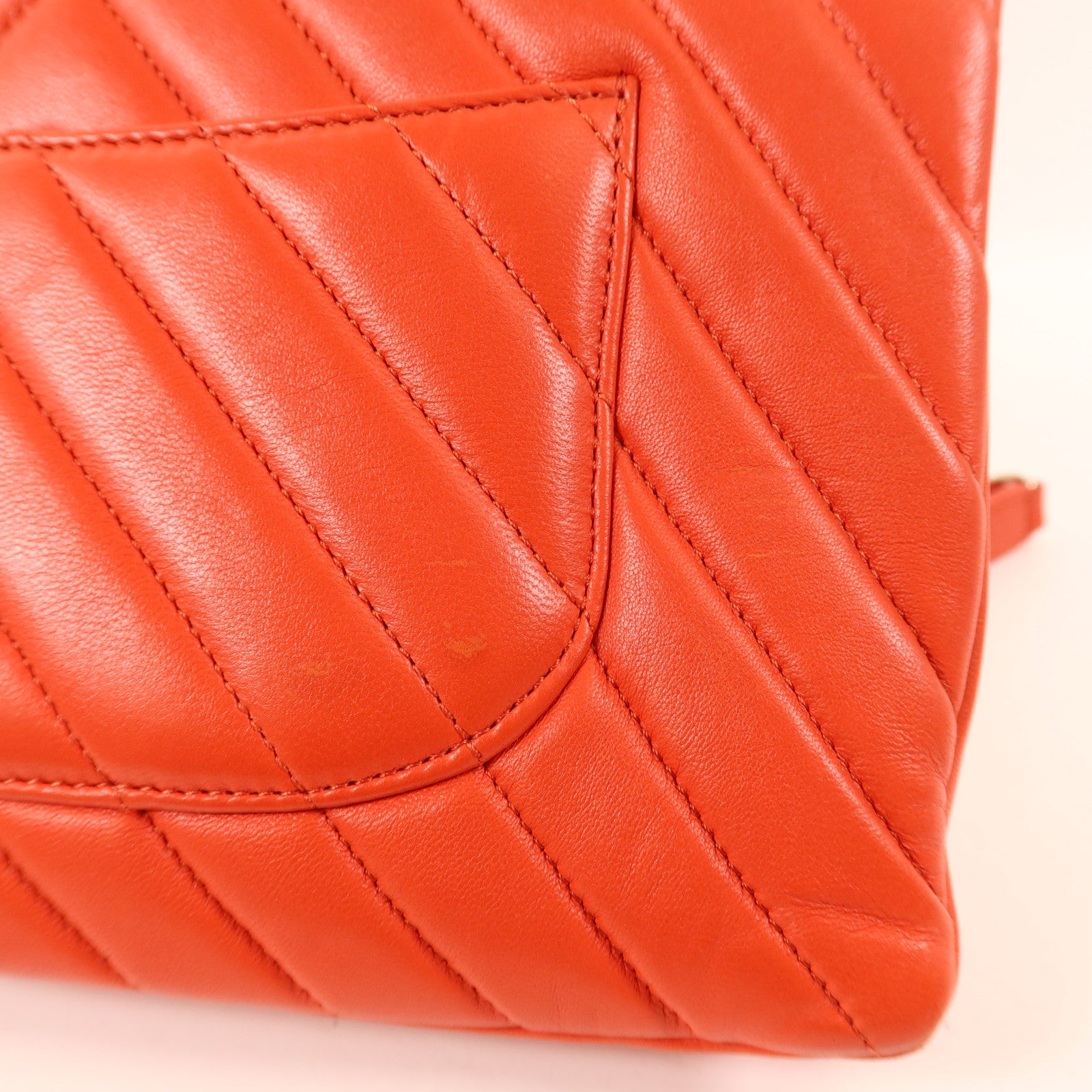 CHANEL 羊皮皮革Trendy CC Chevron Wallet On Chain金扣鏈帶肩背袋