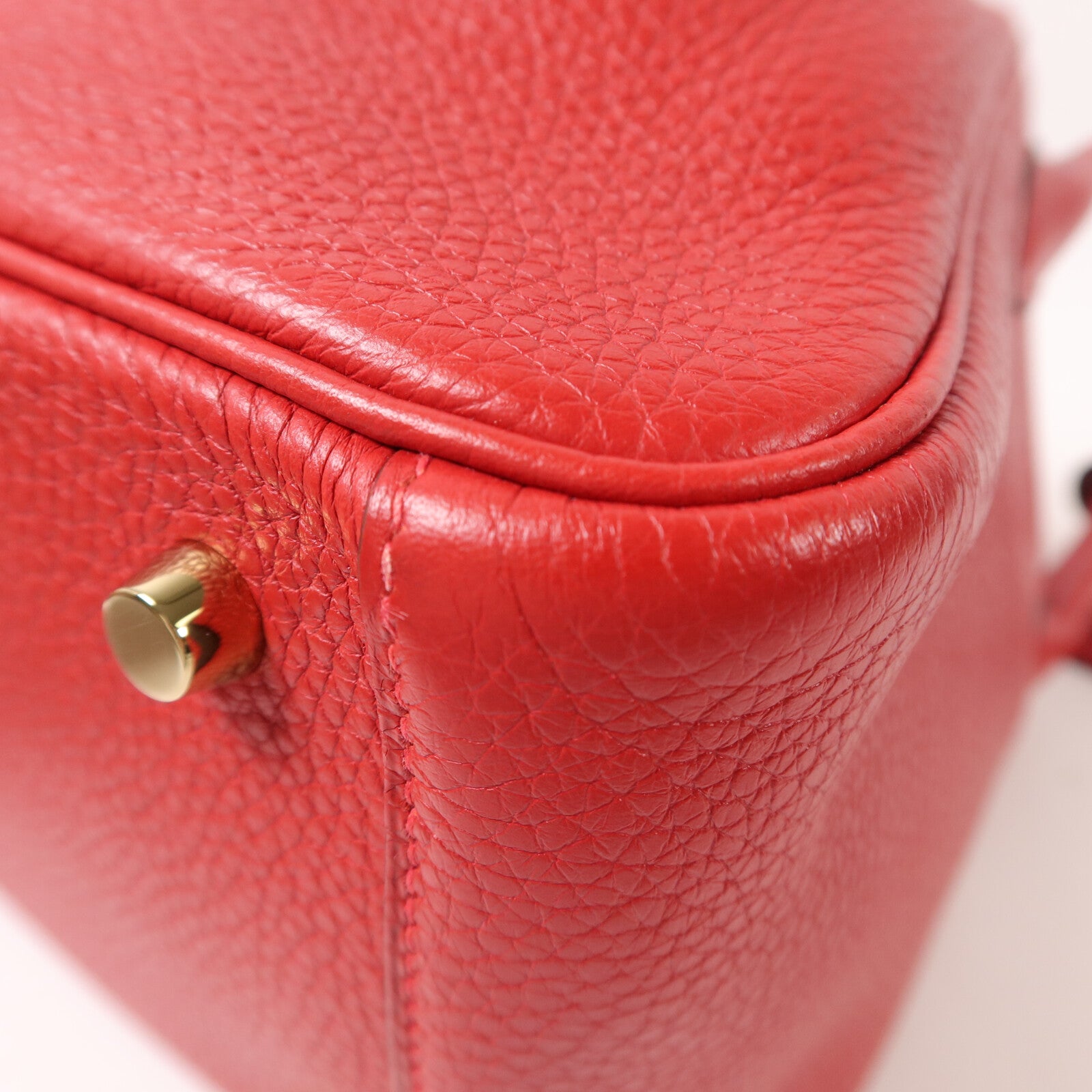HERMES Togo皮革Lindy 26肩背袋Rouge Casaque