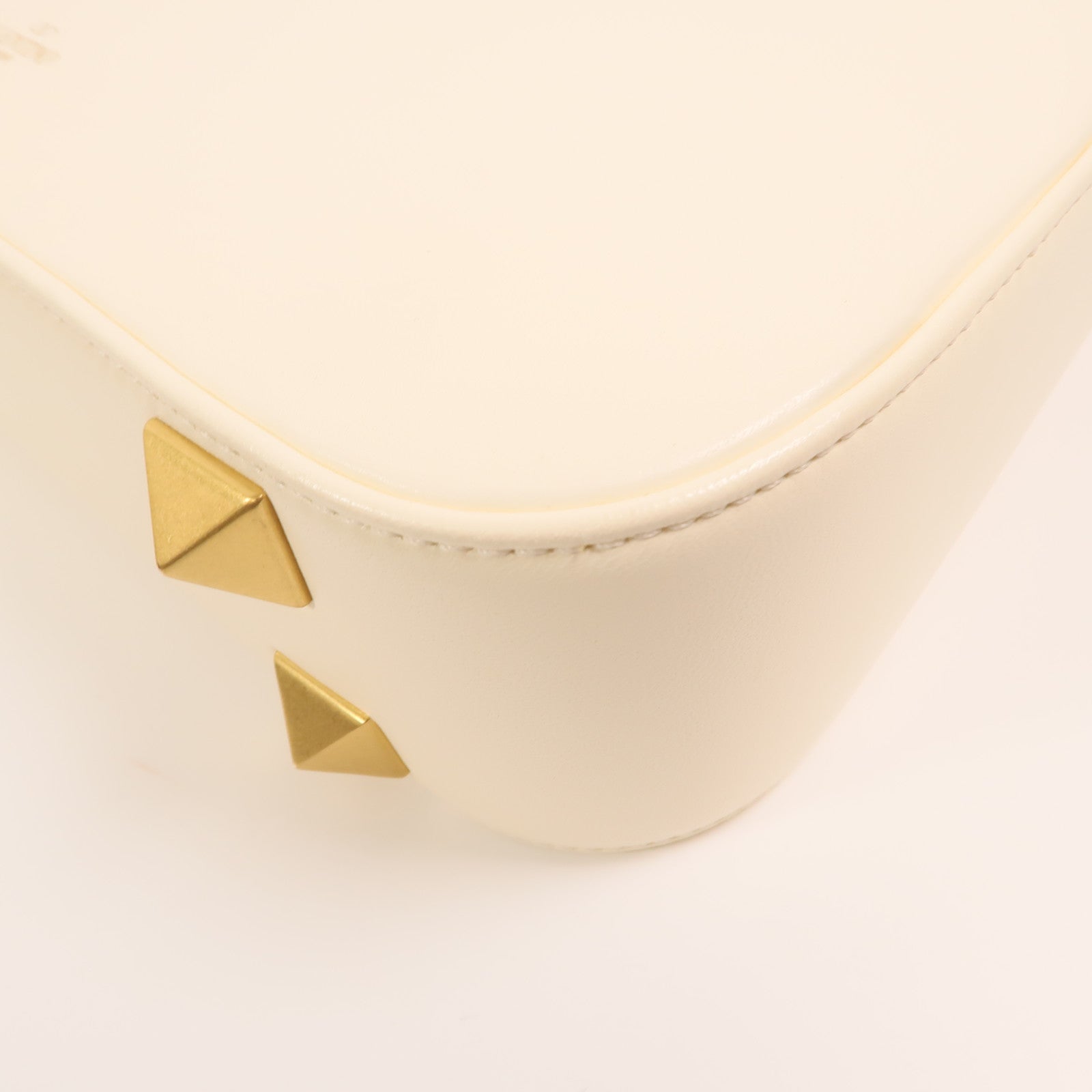 Valentino 牛皮皮革Stud Sign V Logo Bag金扣手挽肩背兩用袋