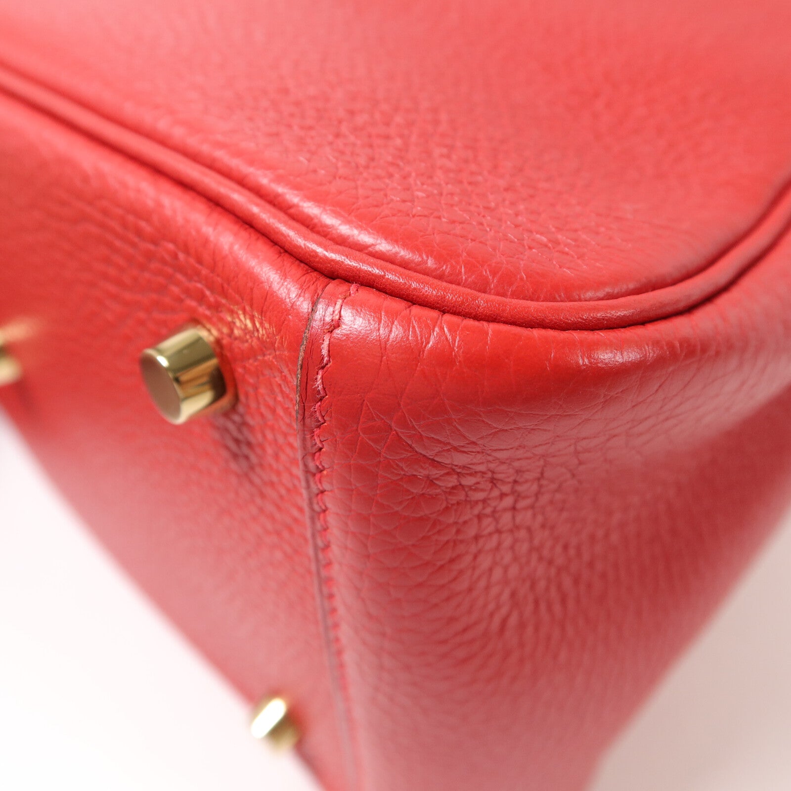HERMES Togo皮革Lindy 26肩背袋Rouge Casaque