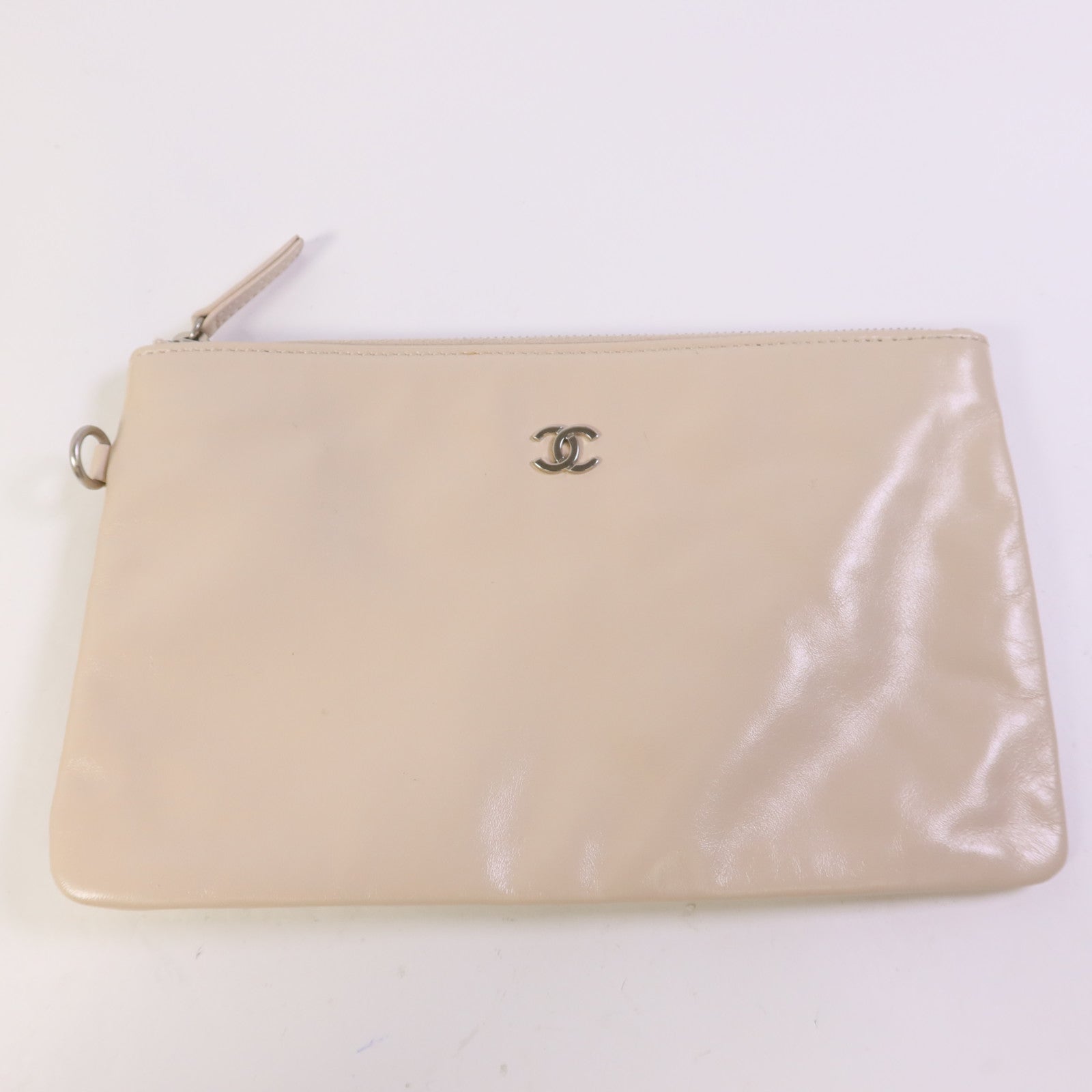 CHANEL 牛皮皮革Chanel 22銀扣肩背袋
