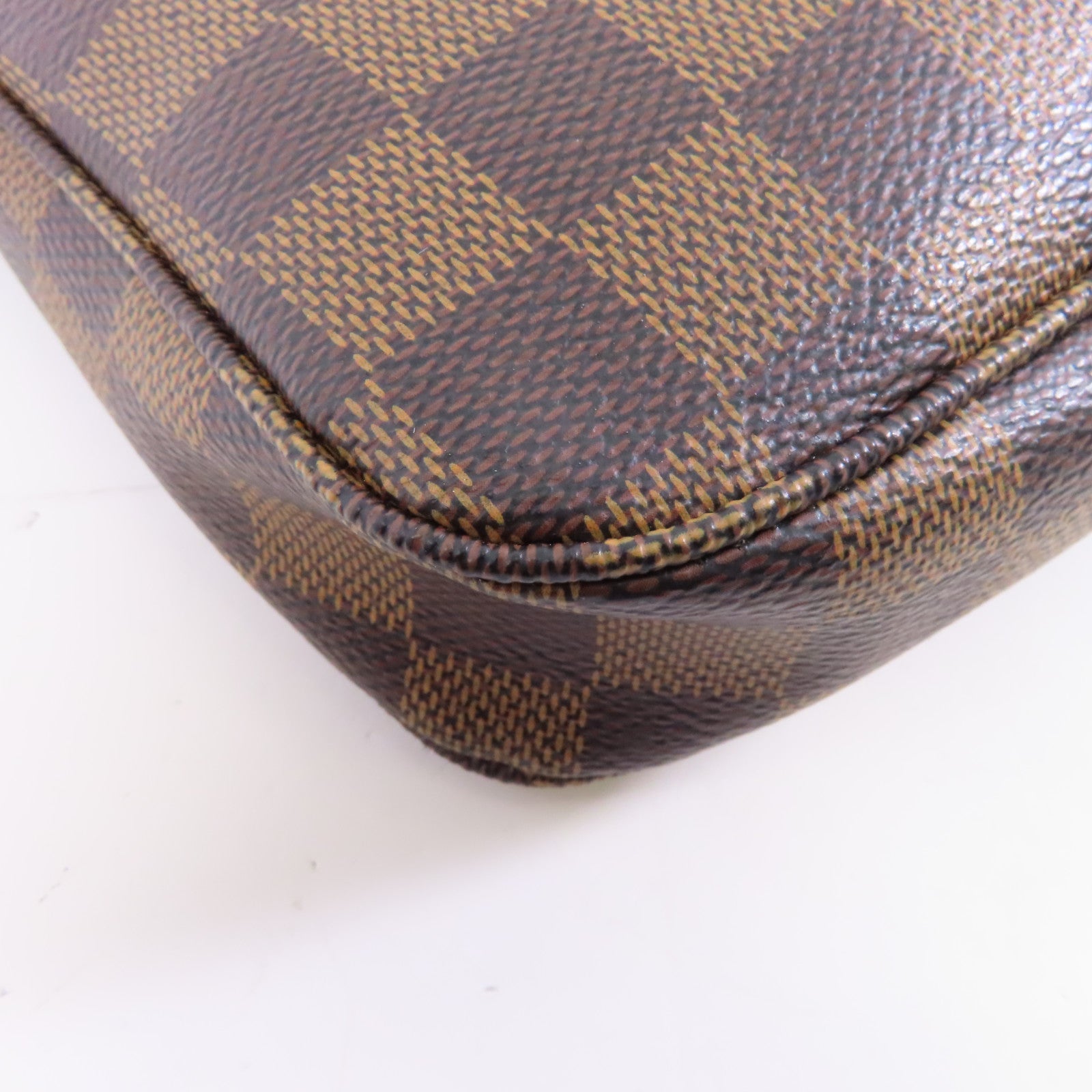 LOUIS VUITTON Damier Pochette Accessories金扣手挽袋啡色