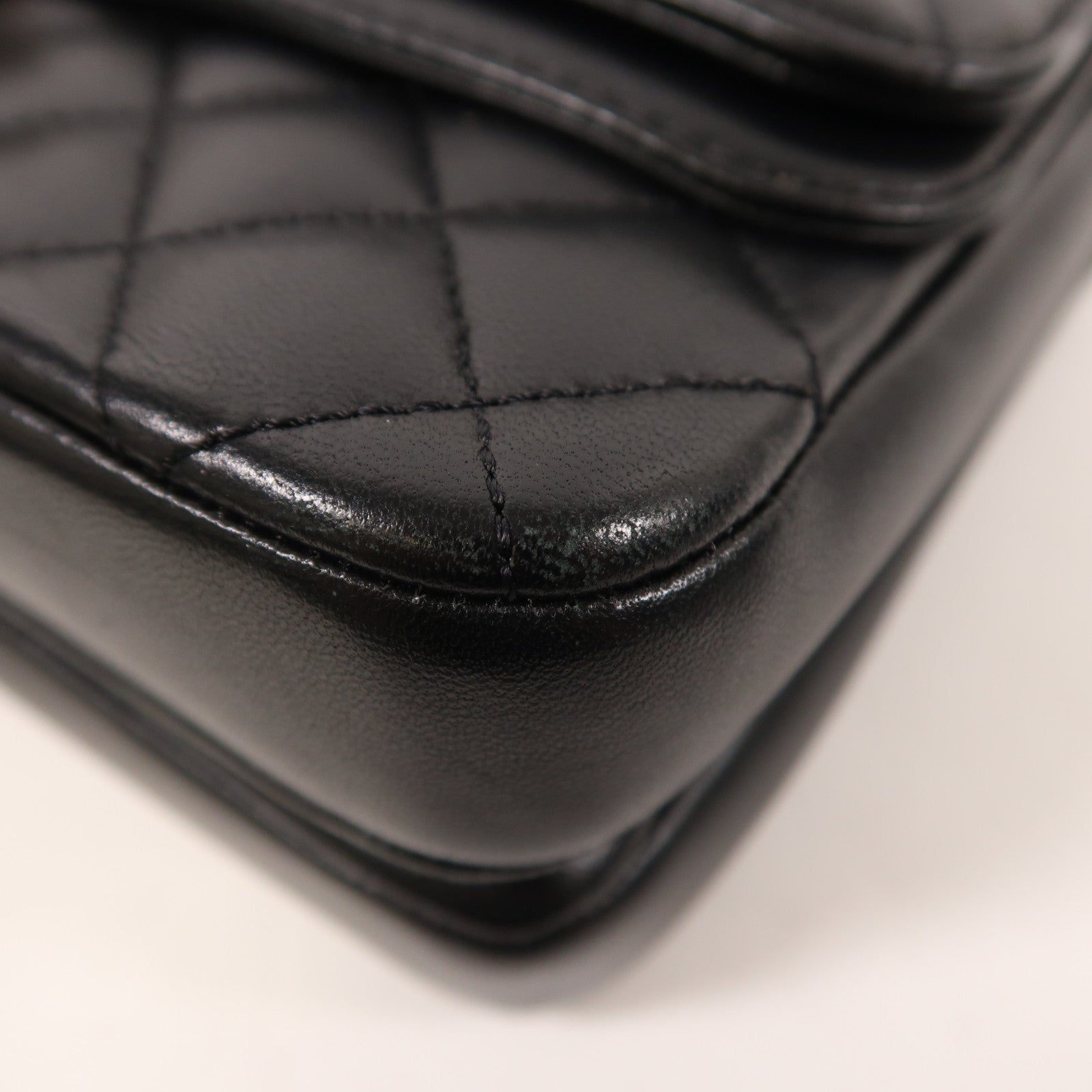 CHANEL 羊皮皮革Chain Shoulder金扣鏈帶肩背袋