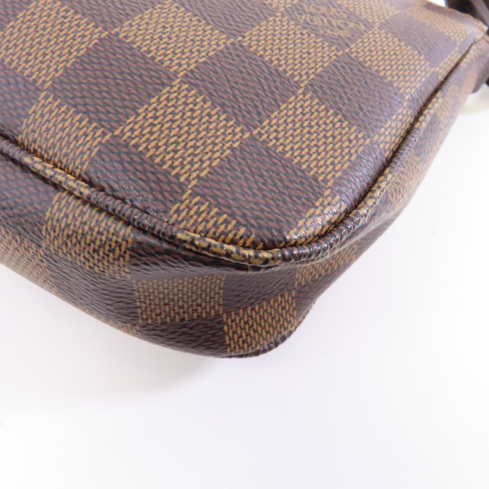 LOUIS VUITTON Damier Pochette Accessories金扣手挽袋啡色