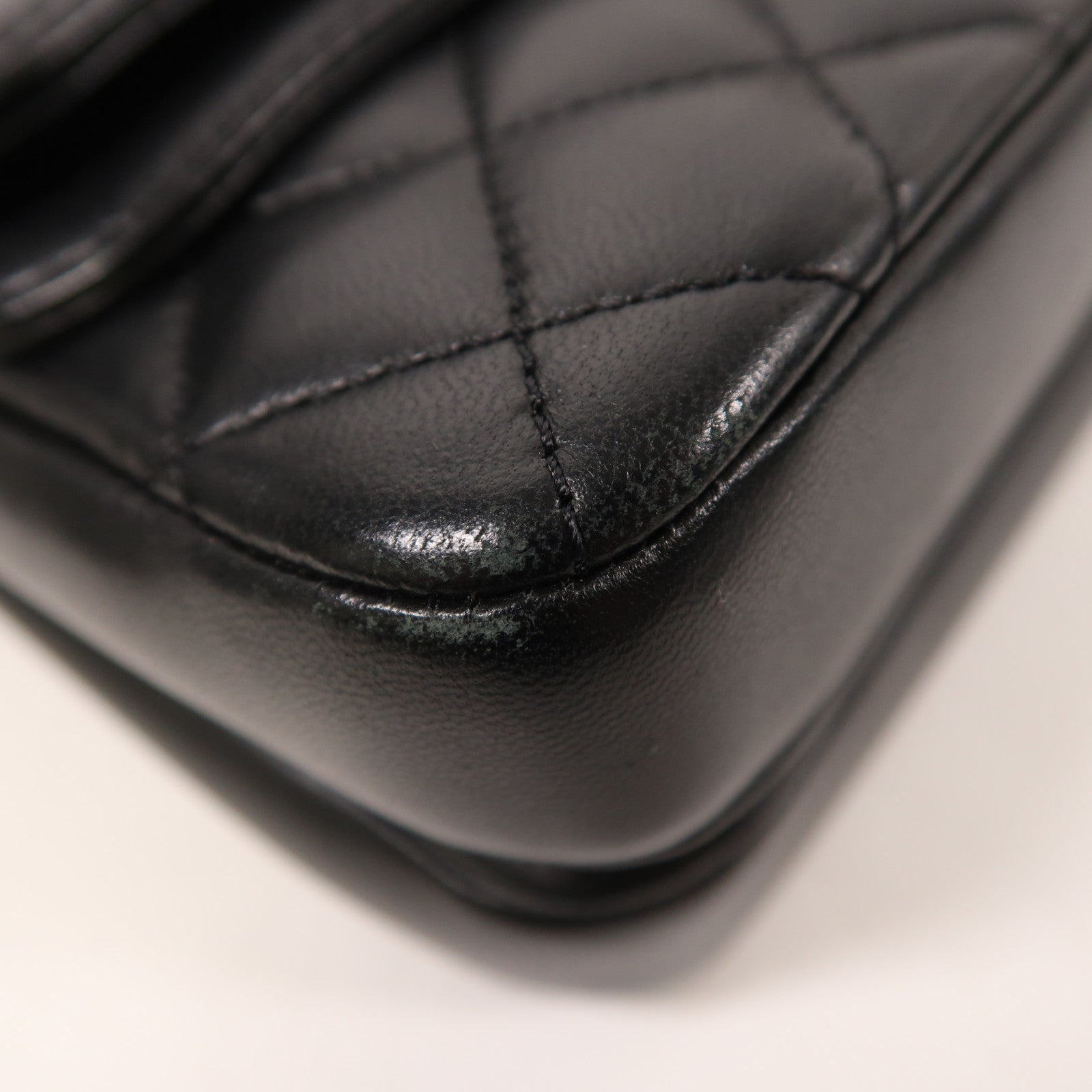 CHANEL 羊皮皮革Chain Shoulder金扣鏈帶肩背袋