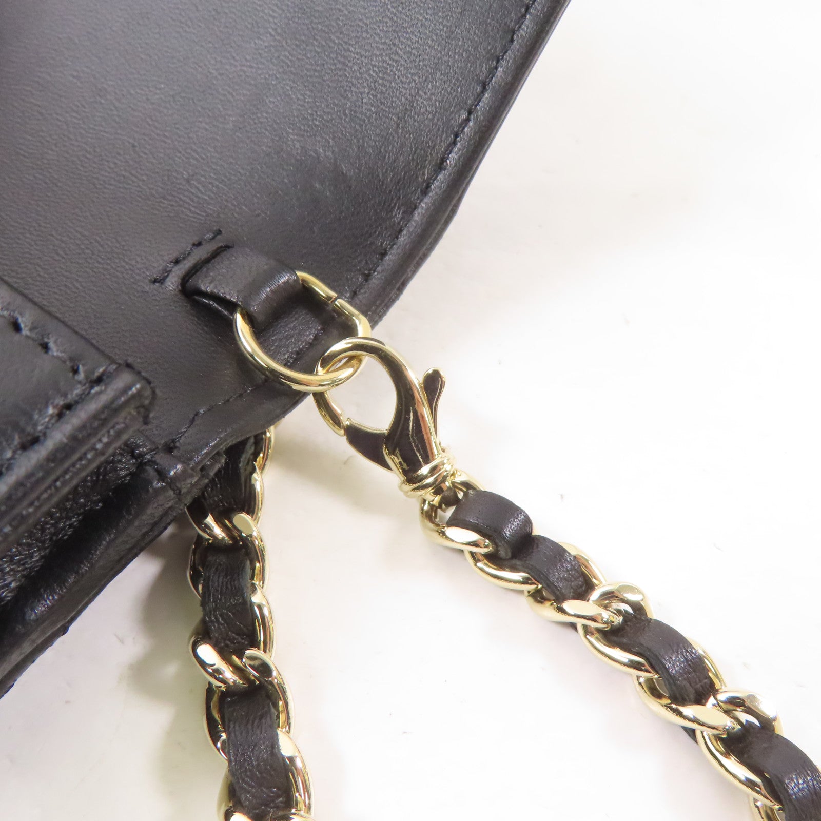 CHANEL 羊皮皮革Boy Wallet On Chain金扣鏈帶肩背袋黑色