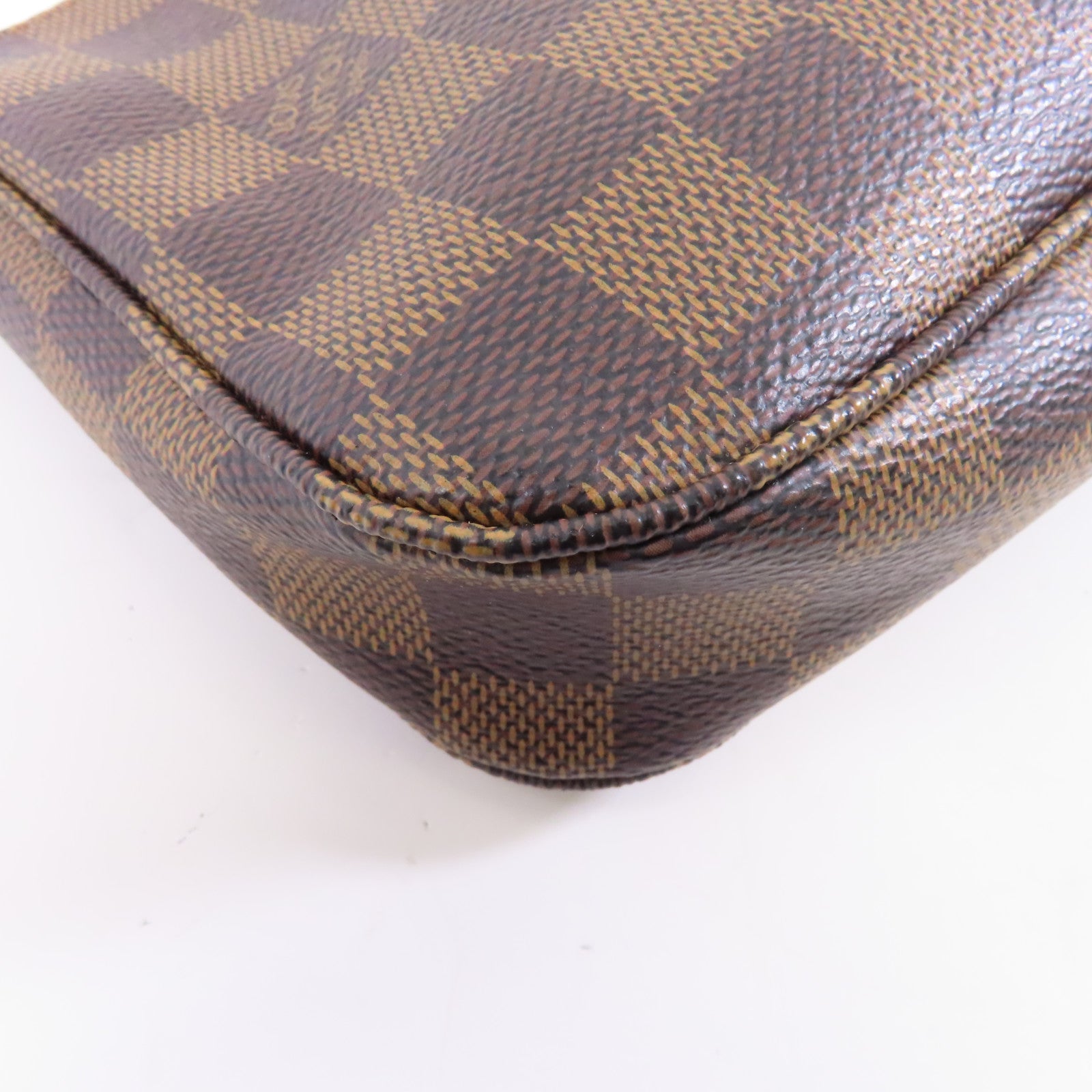 LOUIS VUITTON Damier Pochette Accessories金扣手挽袋啡色