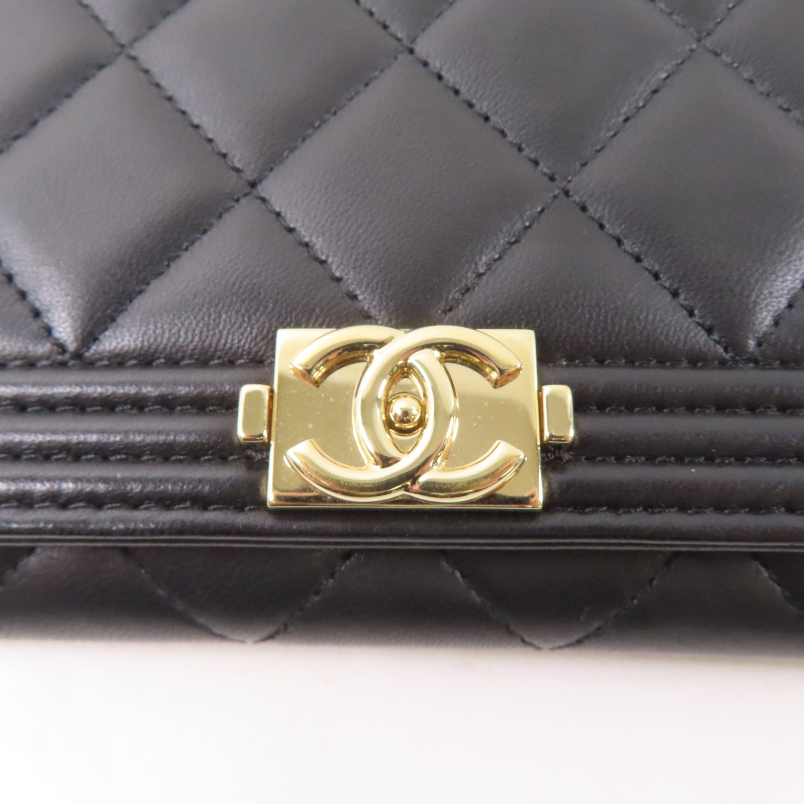 CHANEL 羊皮皮革Boy Wallet On Chain金扣鏈帶肩背袋黑色