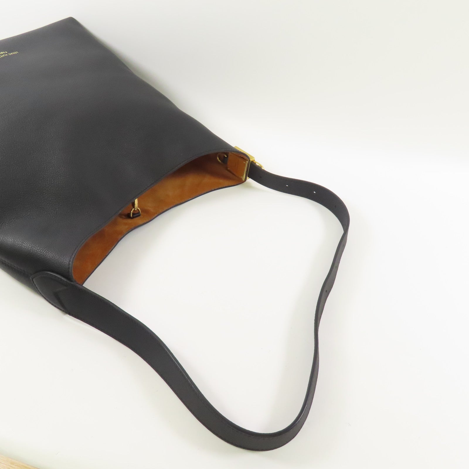 LOUIS VUITTON 牛皮皮革Low Key Hobo MM金扣肩背袋