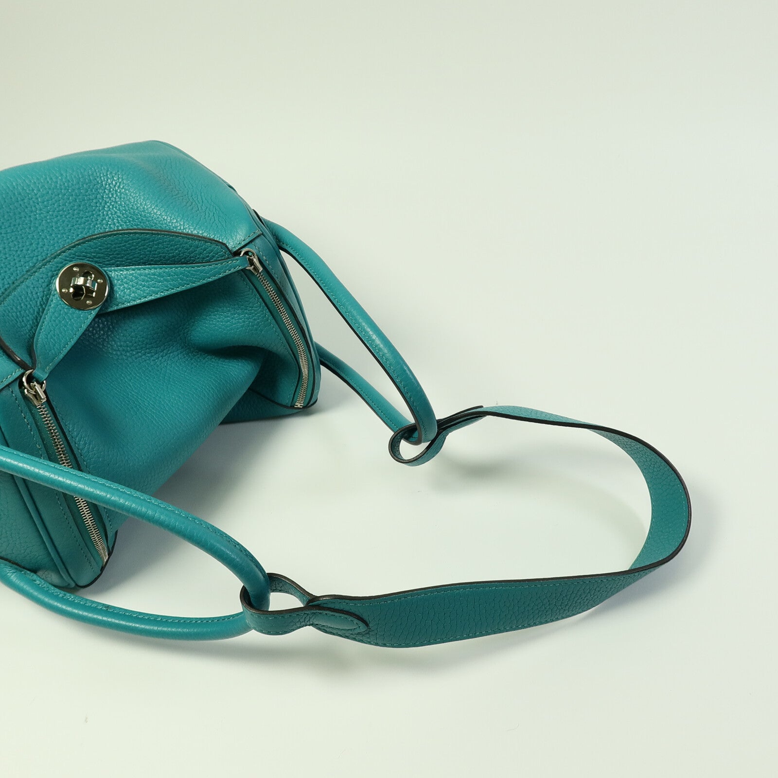 HERMES 皮革Lindy 26手挽肩背兩用袋Bleu Paon