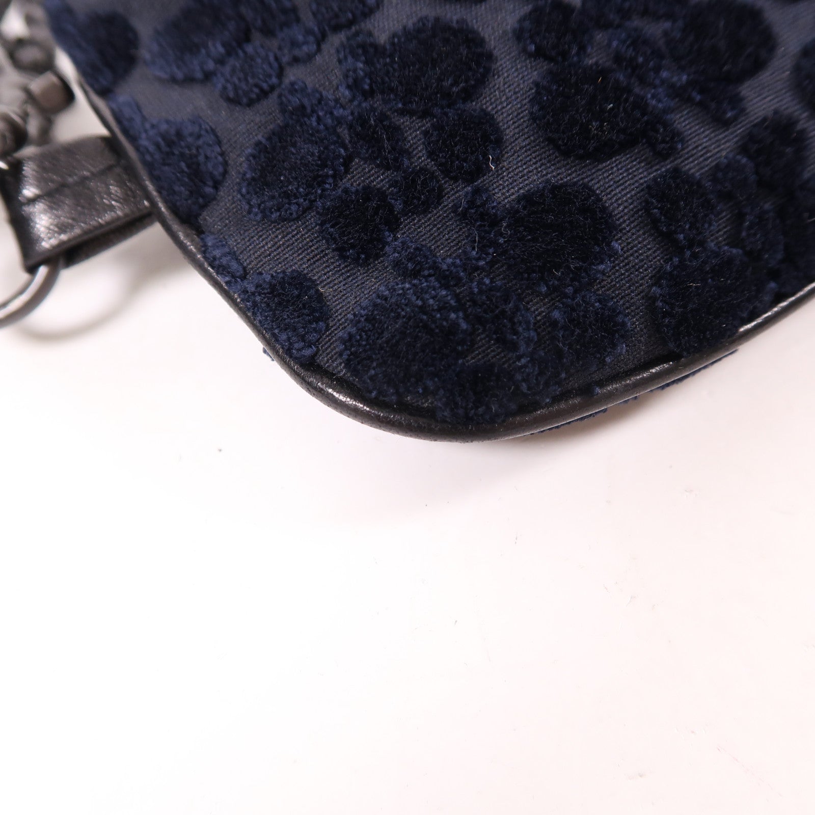 BOTTEGA VENETA 天鵝絨Mini Pouches手拿包