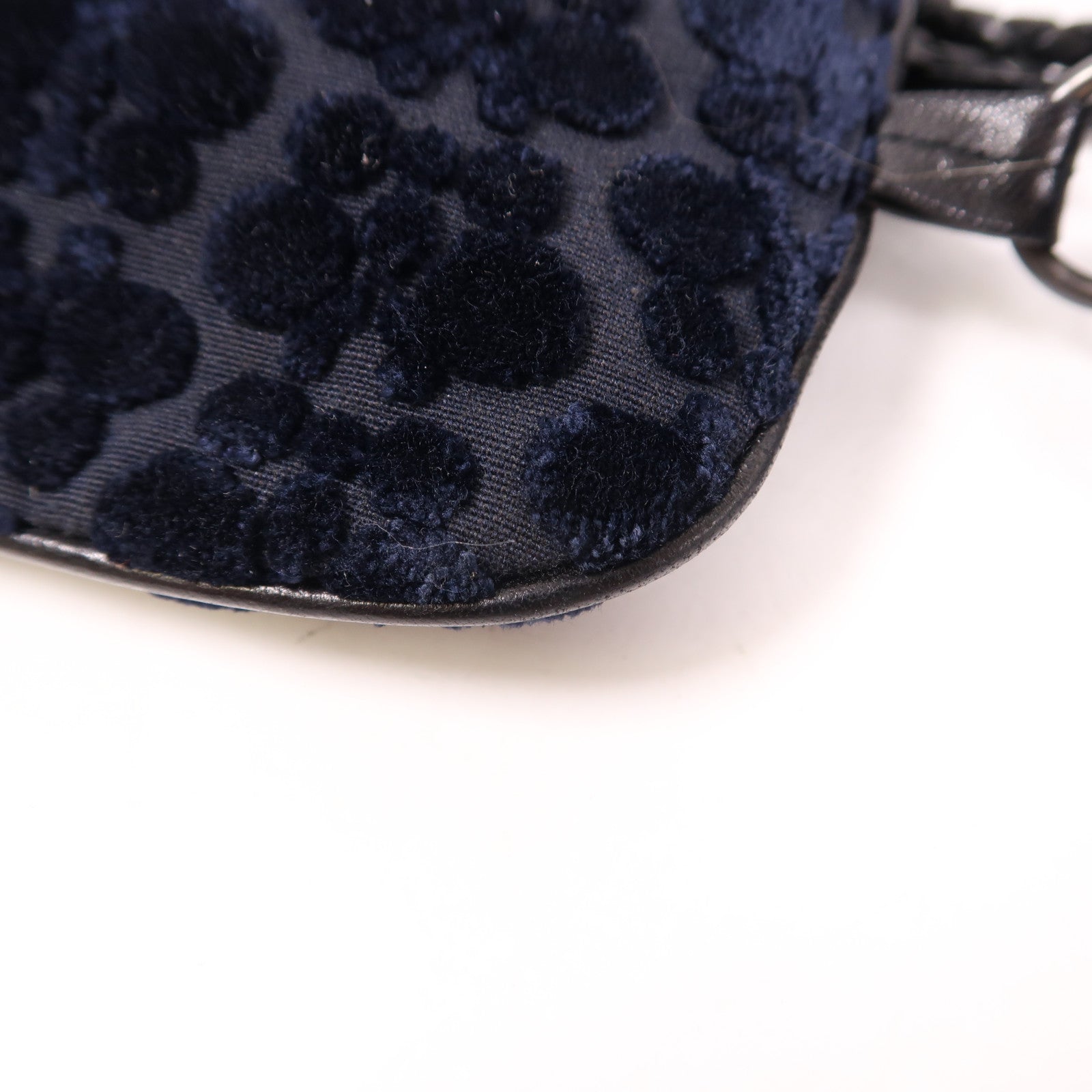 BOTTEGA VENETA 天鵝絨Mini Pouches手拿包