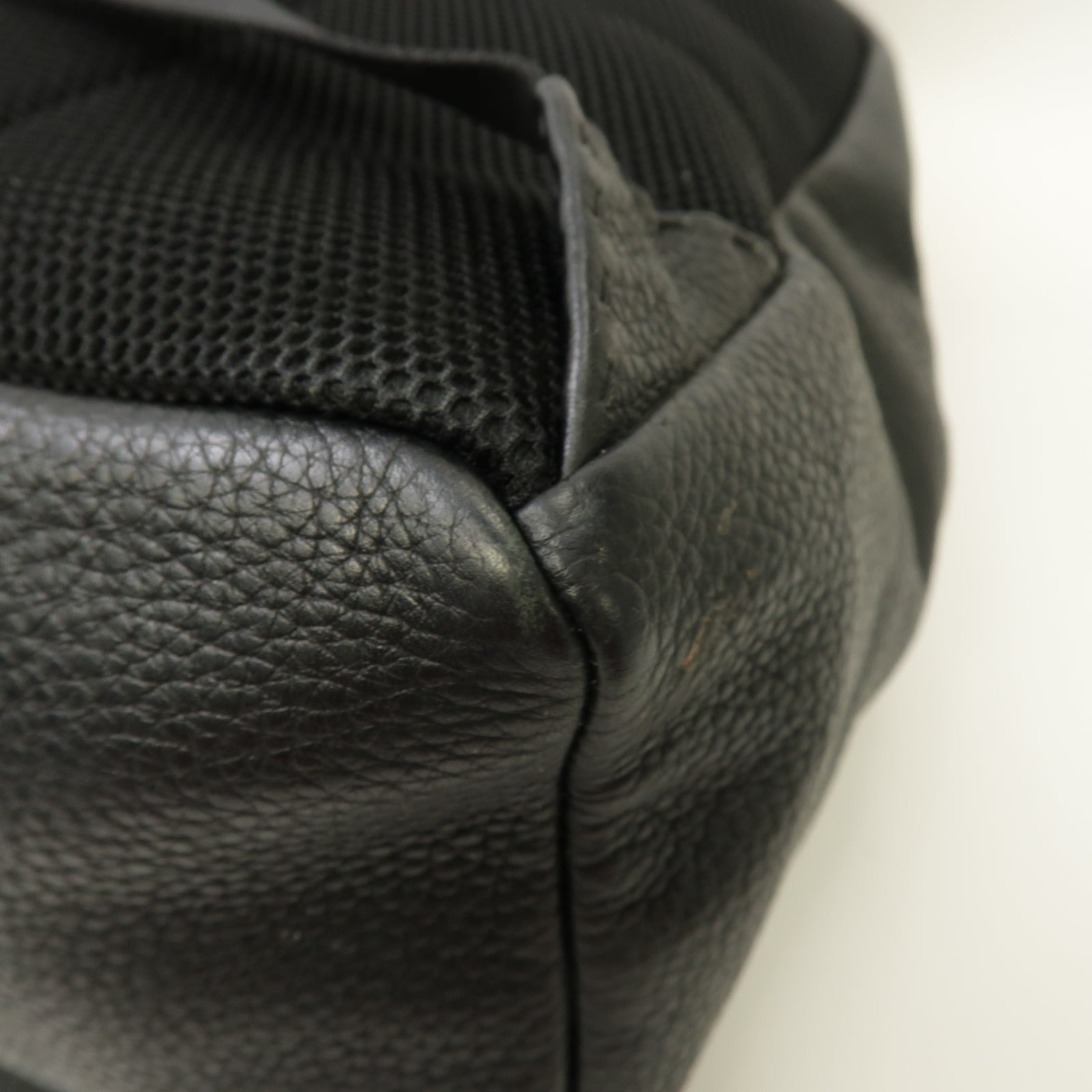 FENDI 牛皮皮革Backpack銀扣背包黑色