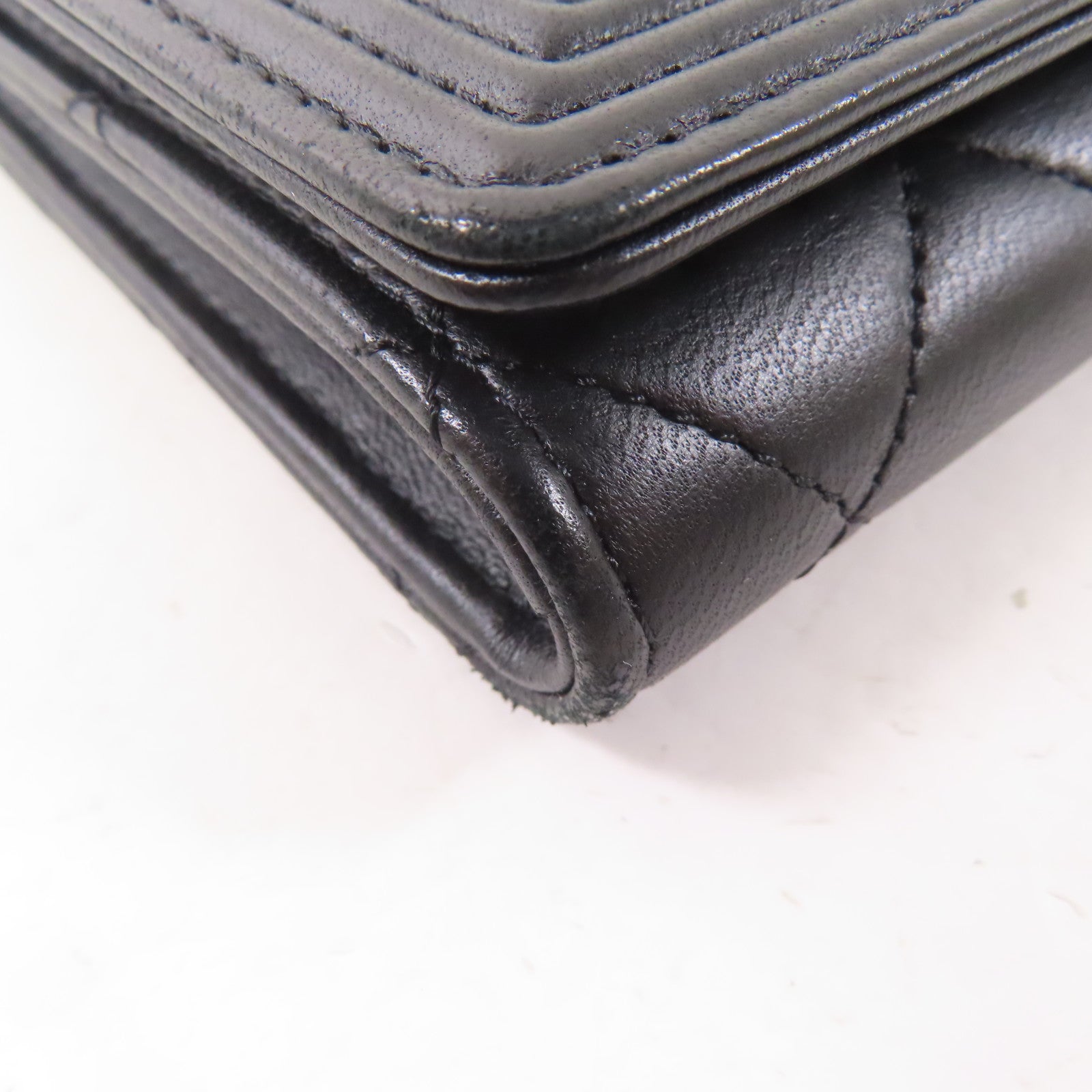 CHANEL 羊皮皮革Boy Wallet On Chain金扣鏈帶肩背袋黑色