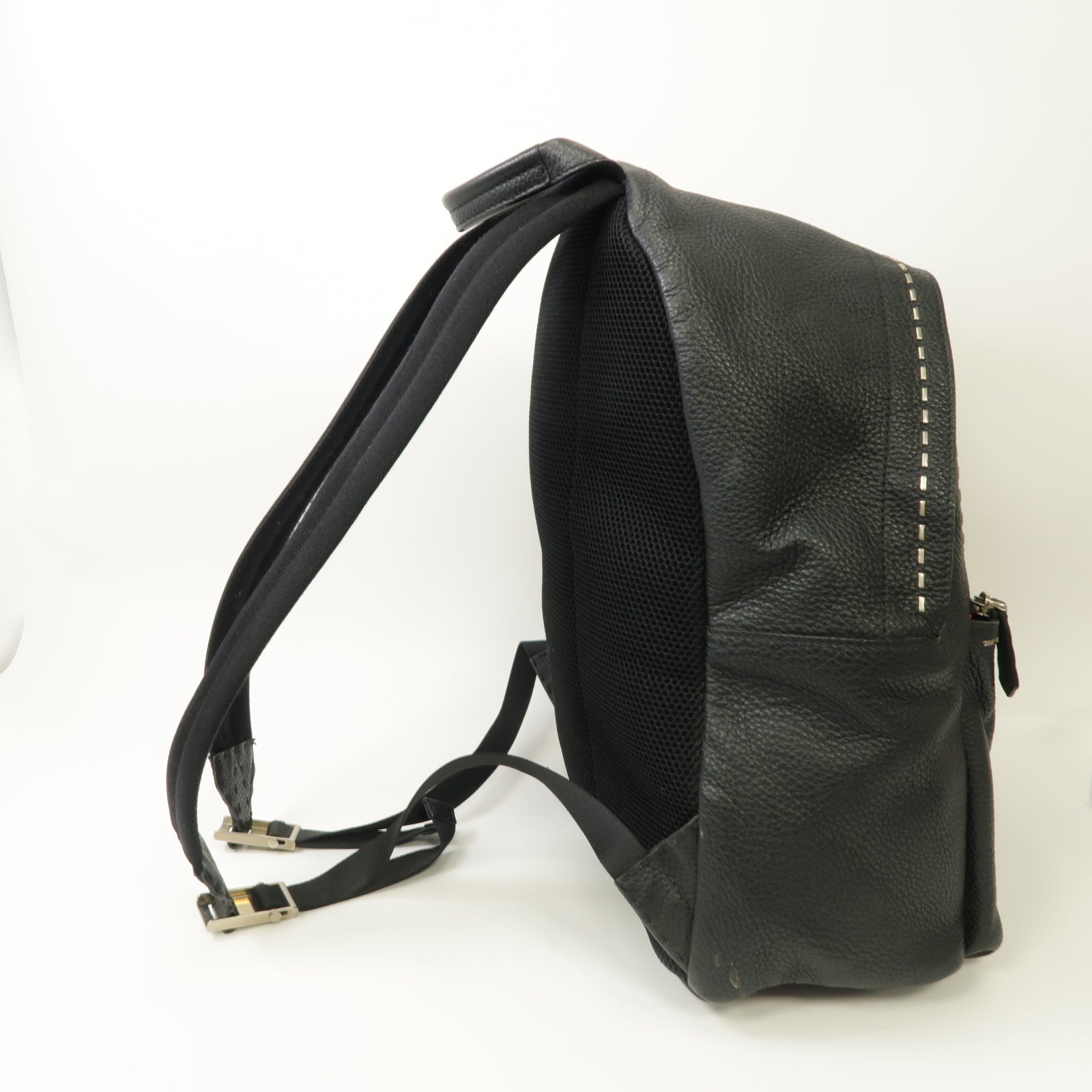 FENDI 牛皮皮革Backpack銀扣背包黑色