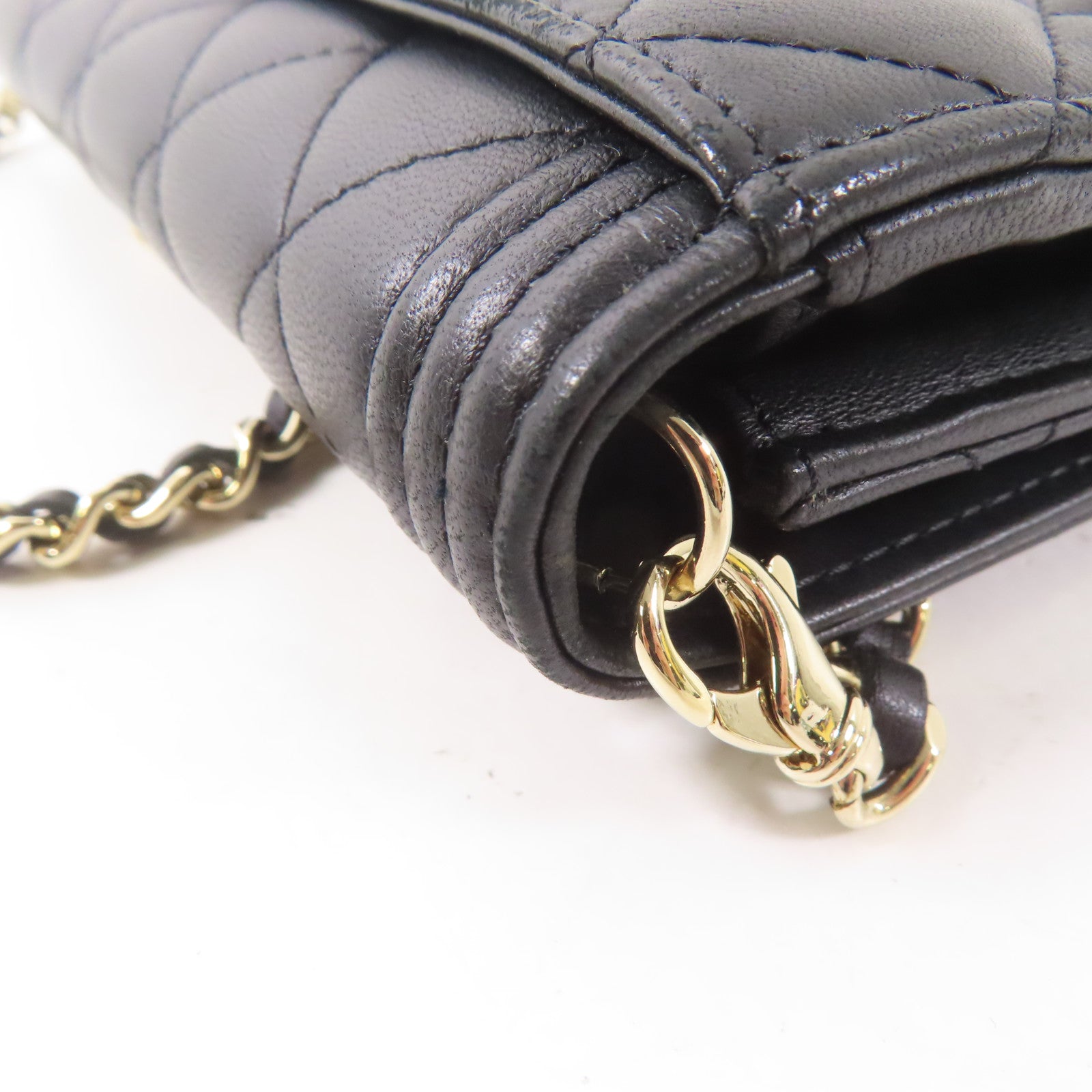 CHANEL 羊皮皮革Boy Wallet On Chain金扣鏈帶肩背袋黑色