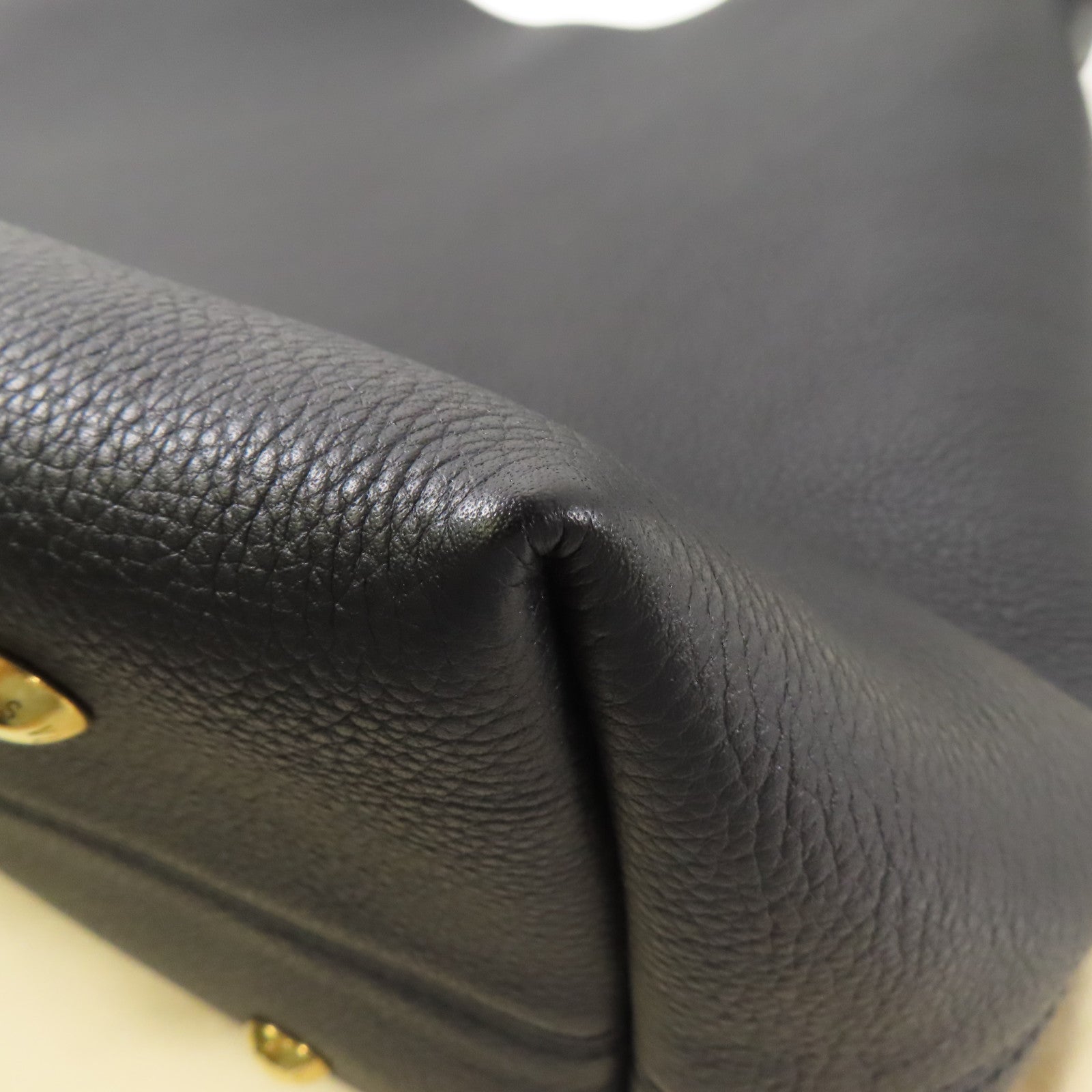 LOUIS VUITTON 牛皮皮革Low Key Hobo MM金扣肩背袋