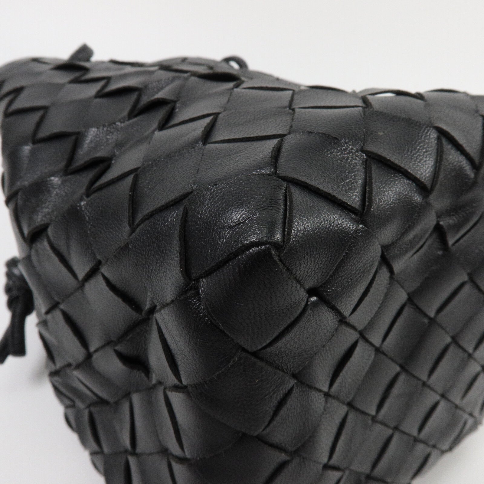 BOTTEGA VENETA 羊皮皮革Intrecciato Small Drawstring Bucket肩背袋