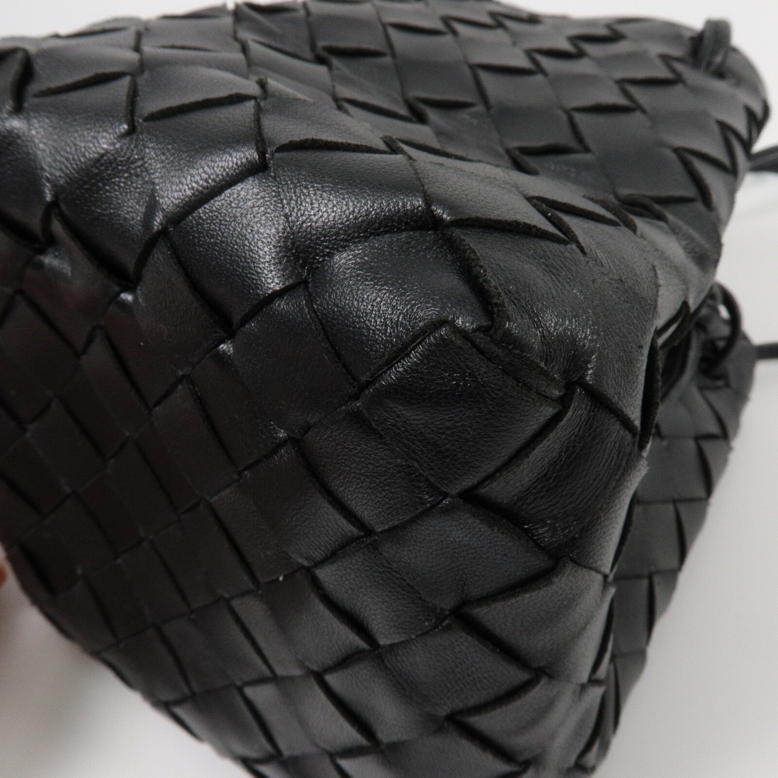 BOTTEGA VENETA 羊皮皮革Intrecciato Small Drawstring Bucket肩背袋