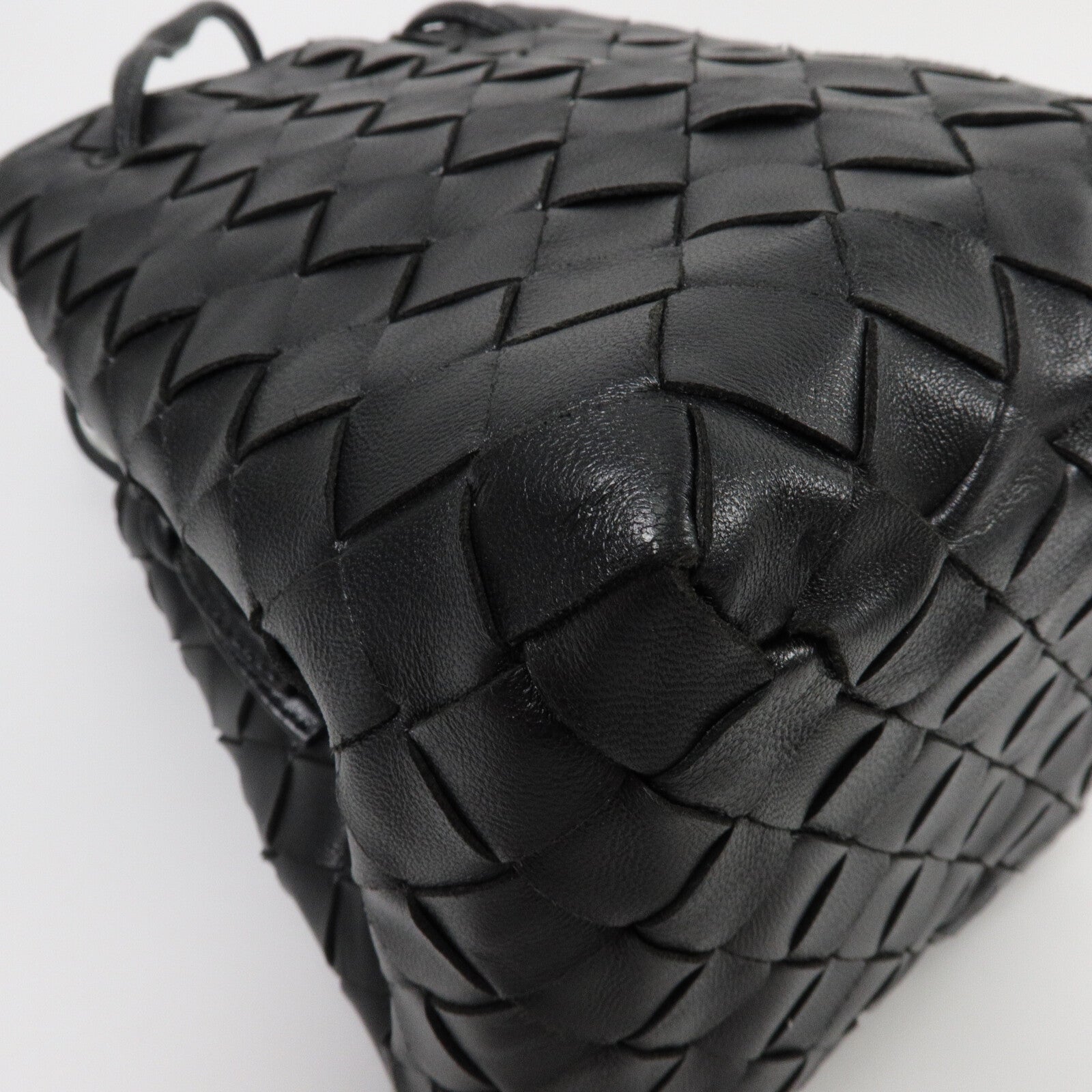 BOTTEGA VENETA 羊皮皮革Intrecciato Small Drawstring Bucket肩背袋