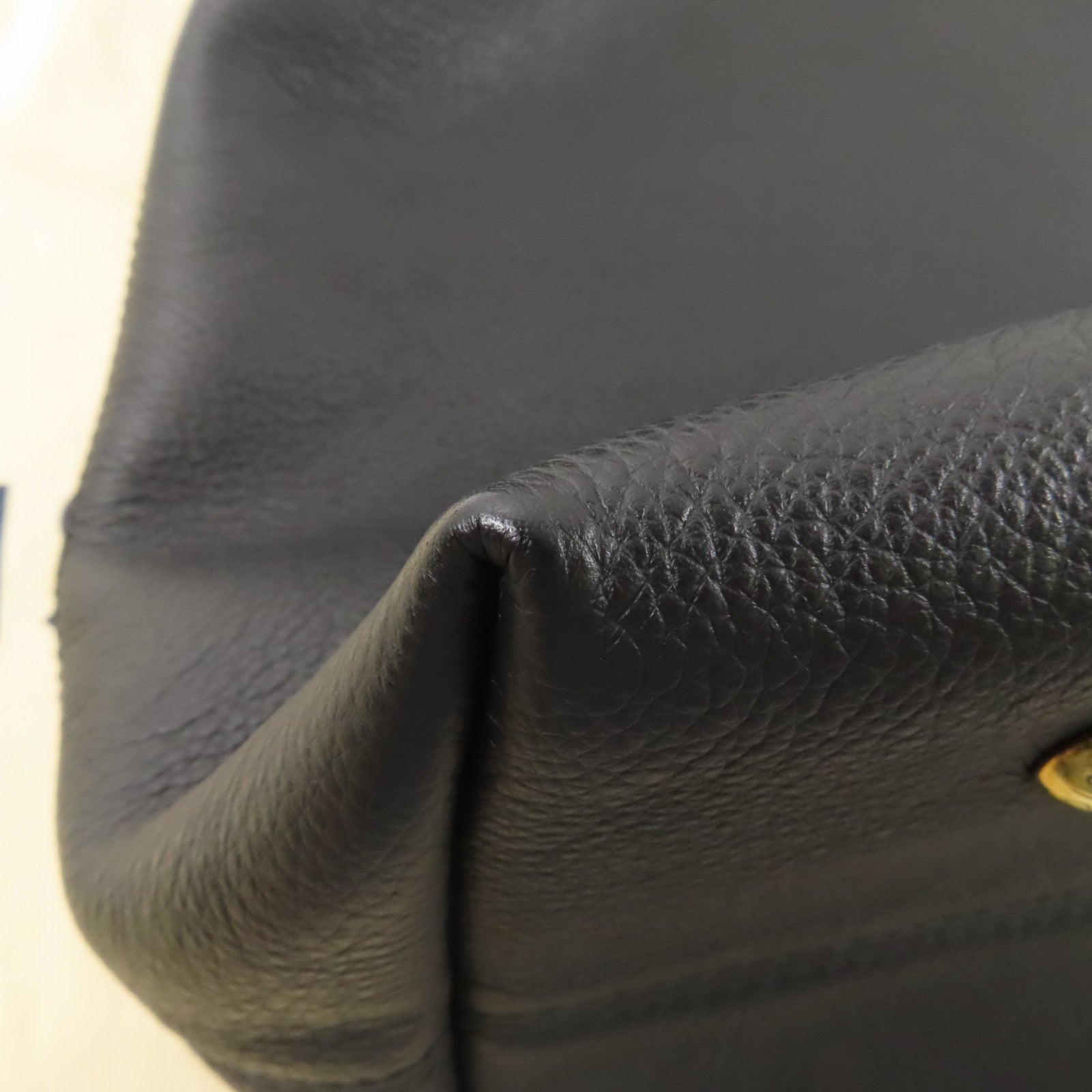 LOUIS VUITTON 牛皮皮革Low Key Hobo MM金扣肩背袋